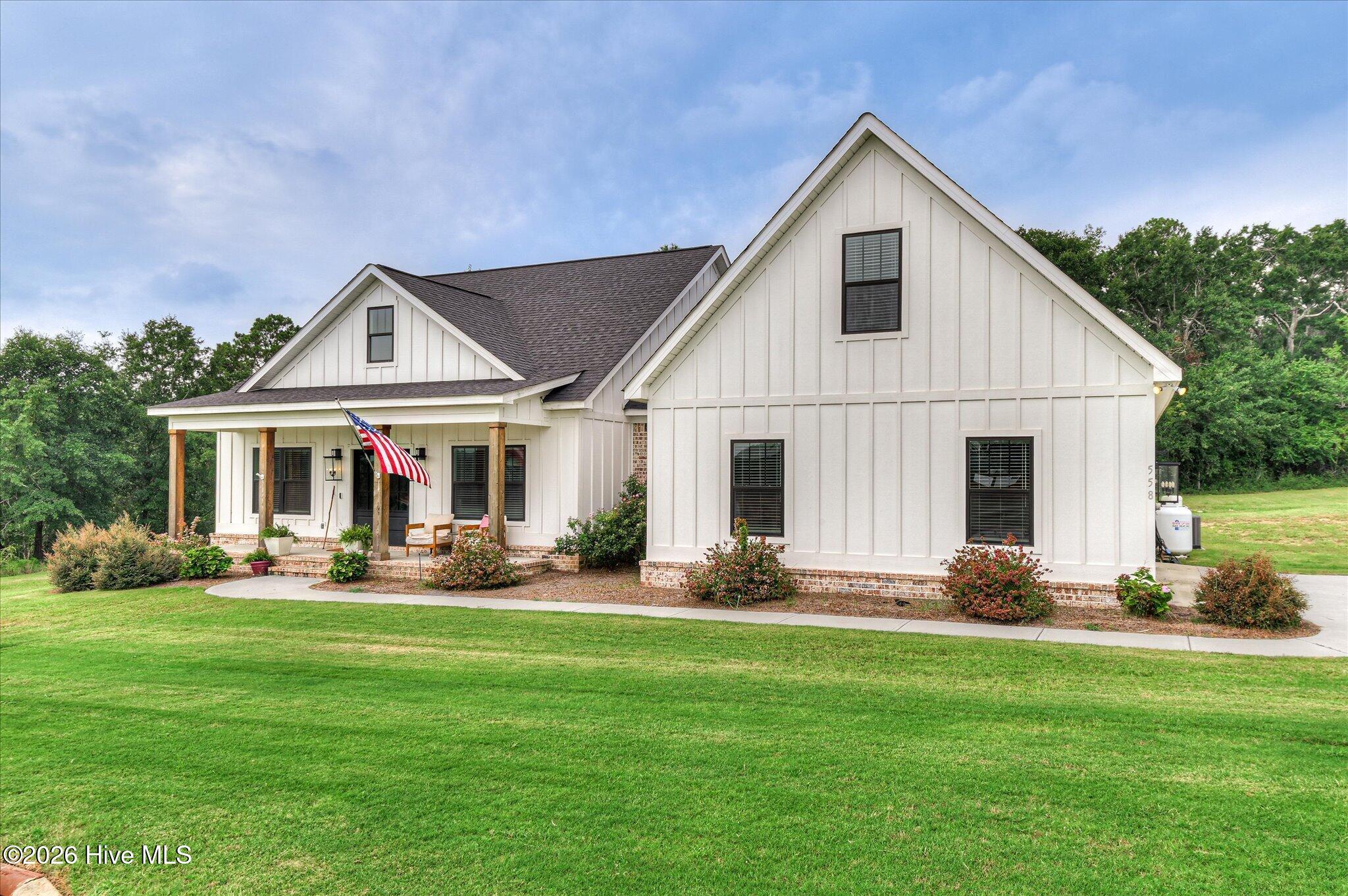 558 Annison Pointe Court Property Photo 3