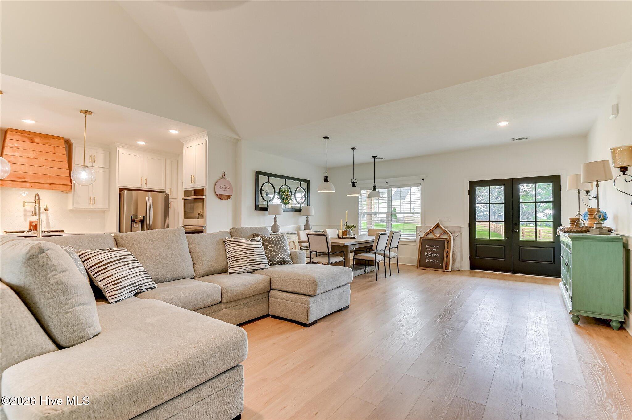 558 Annison Pointe Court Property Photo 13