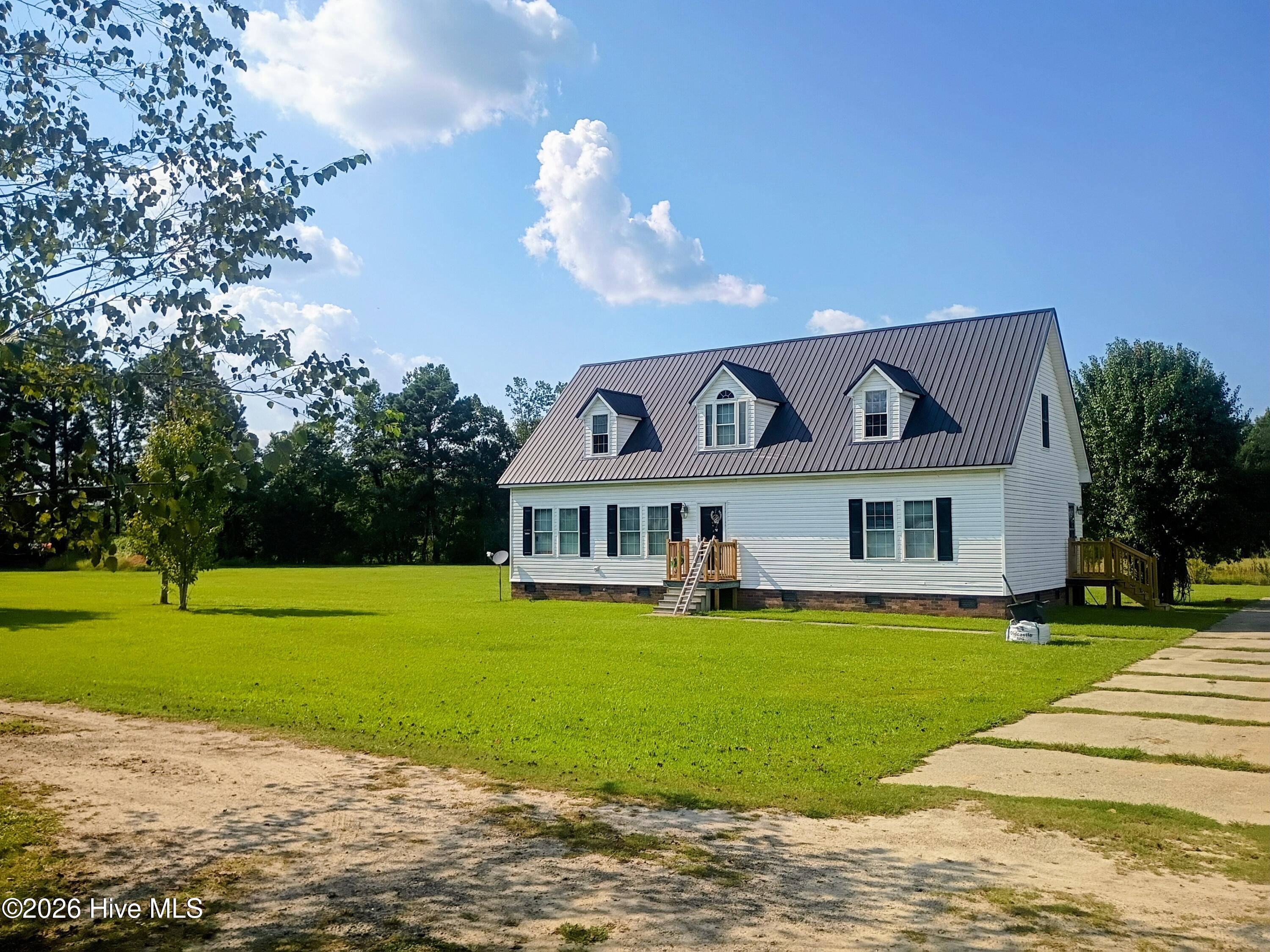 848 Pinewood Road Property Photo 2