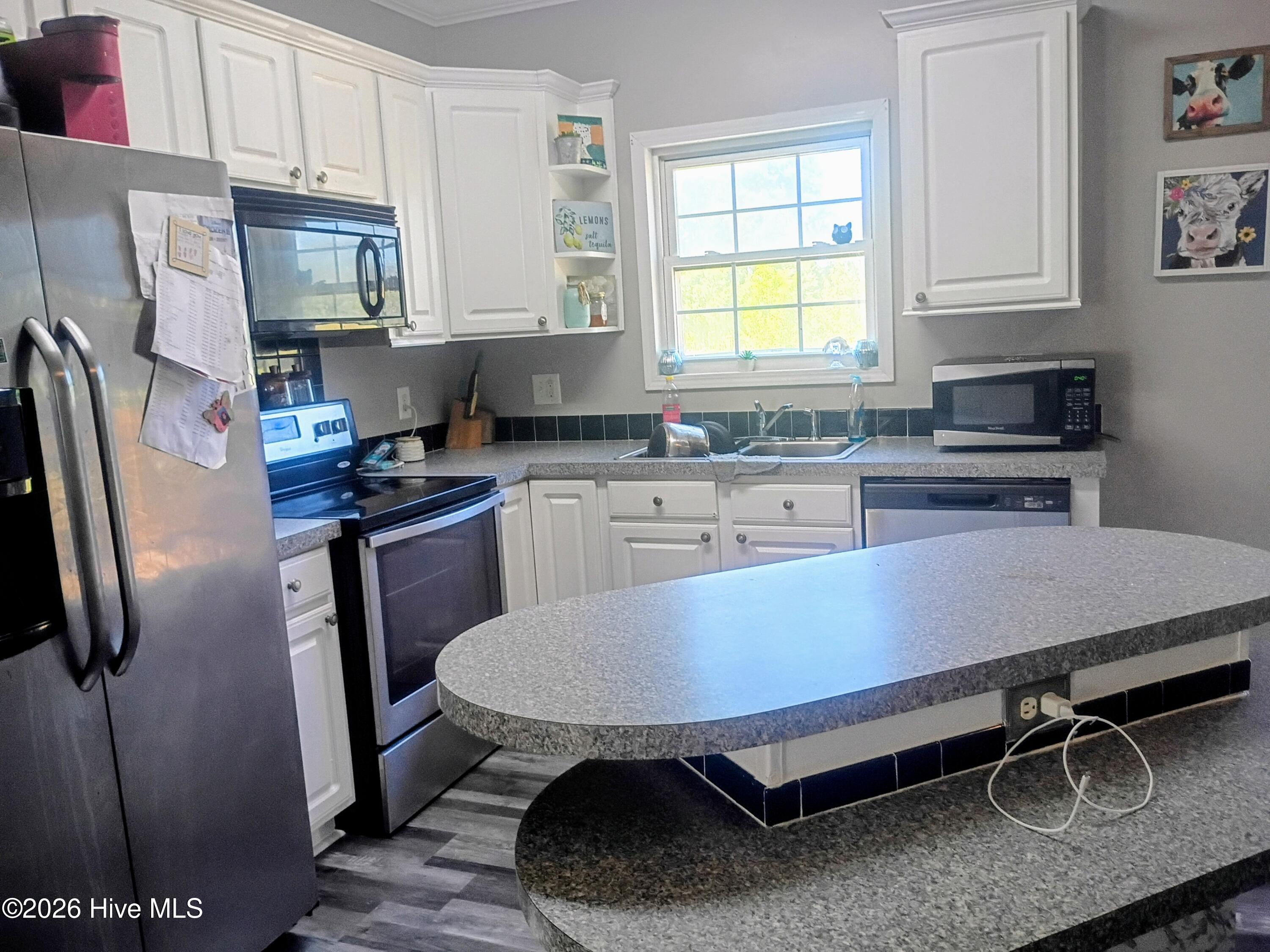 848 Pinewood Road Property Photo 8