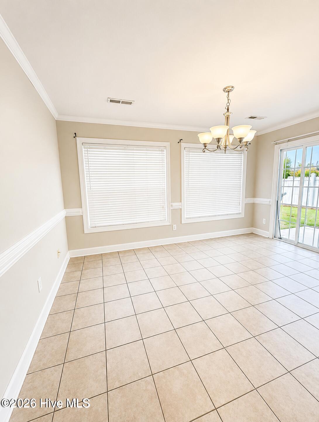 2204 Dovedale Drive B Property Photo 4