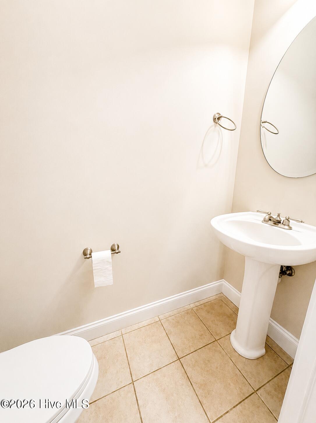 2204 Dovedale Drive B Property Photo 6