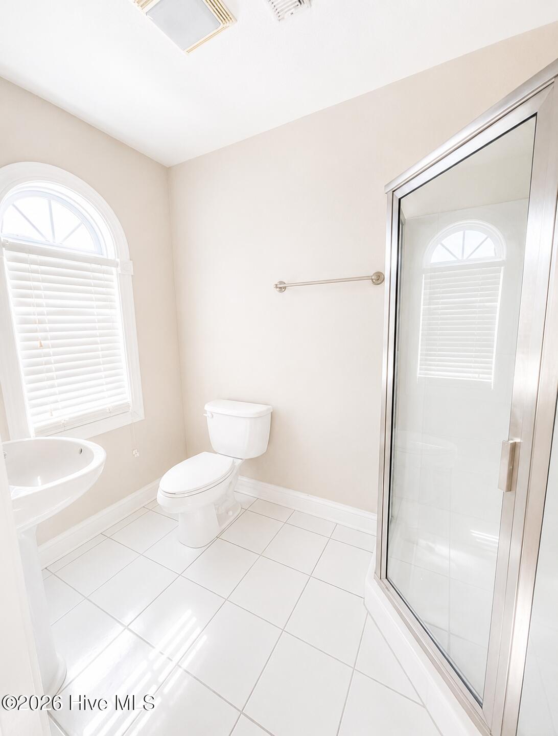 2204 Dovedale Drive B Property Photo 11