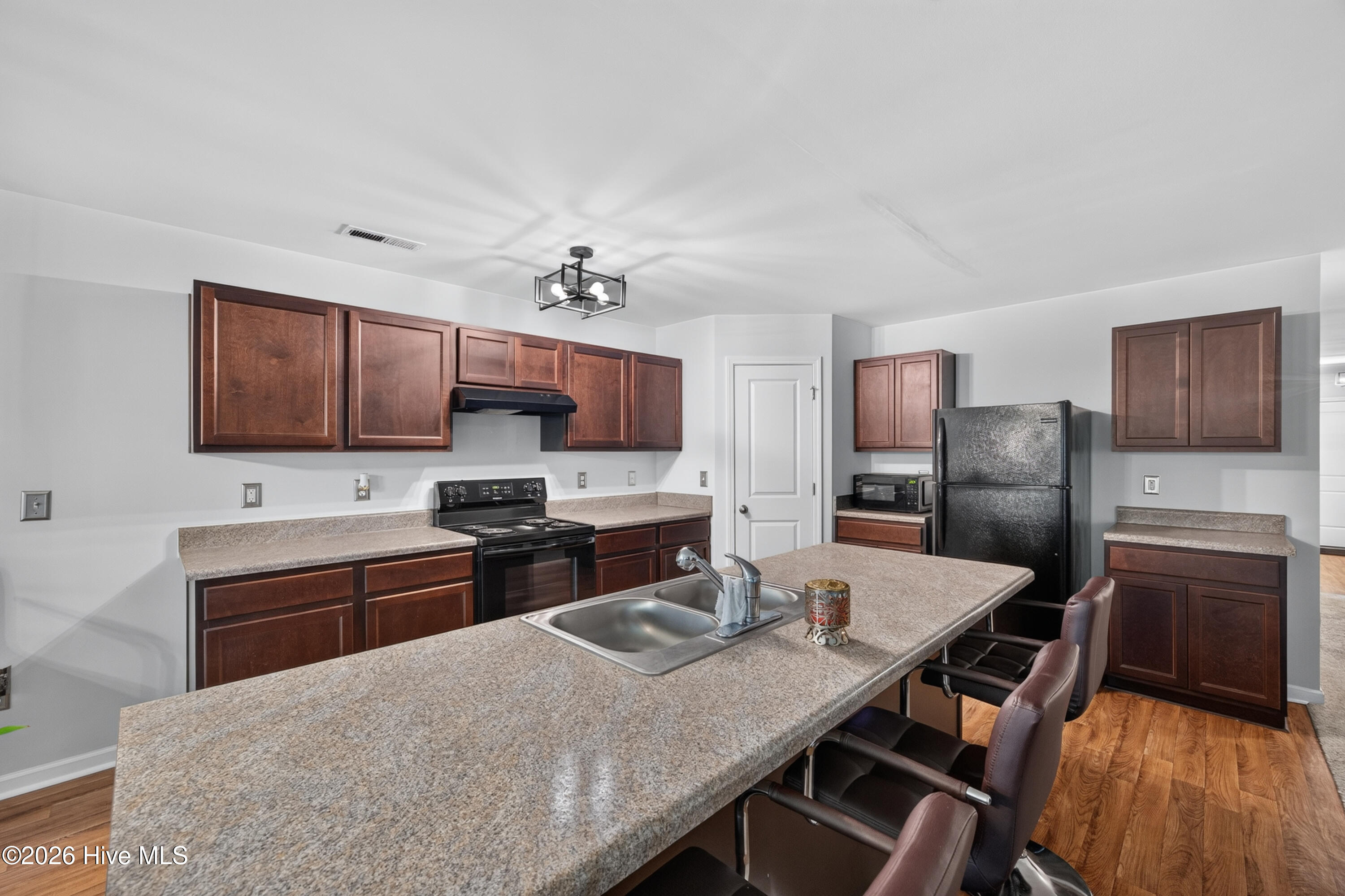 1559 W New Carraway Place Se Property Photo 4