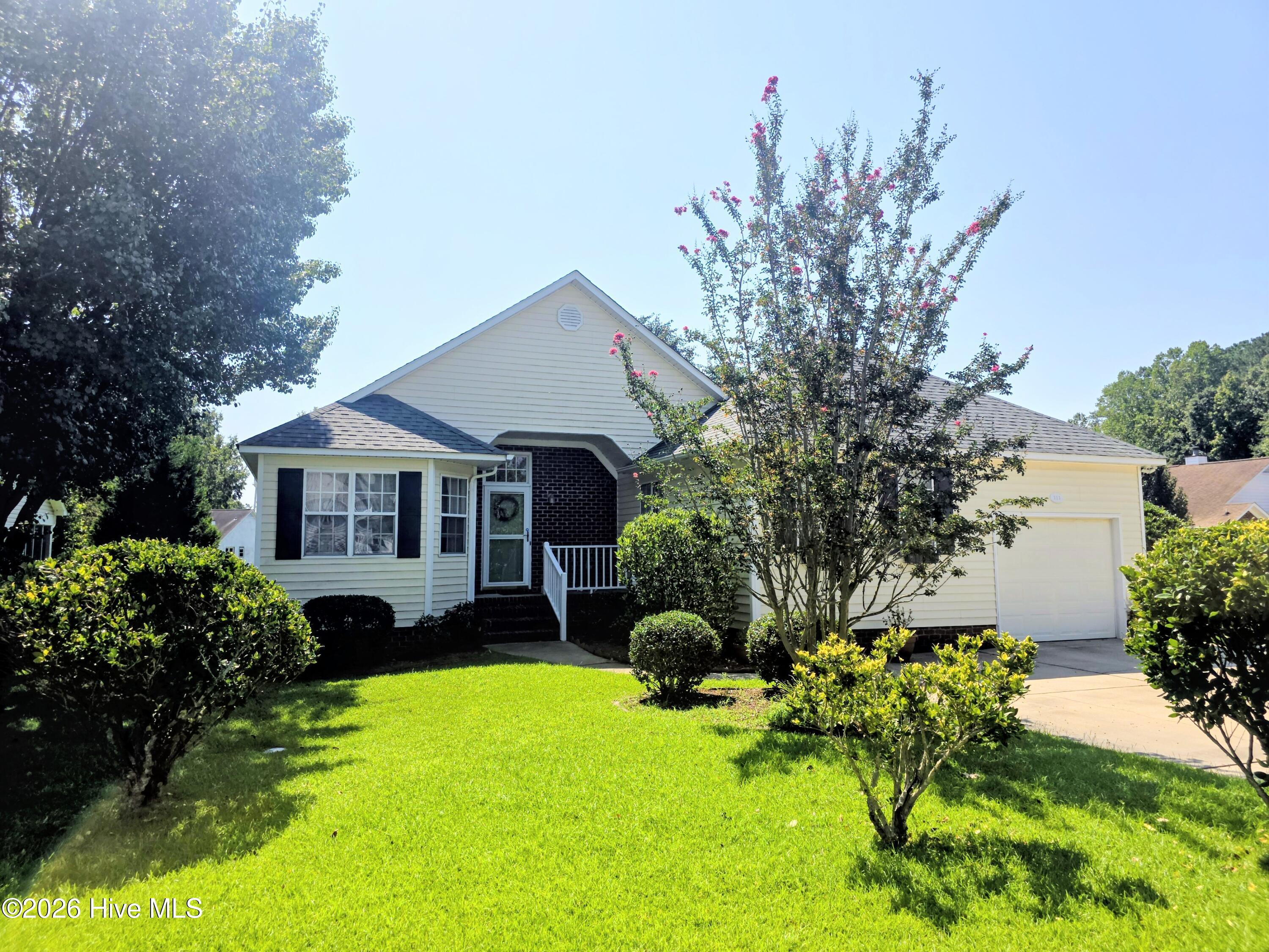 111 Canebrake Drive Property Photo 1