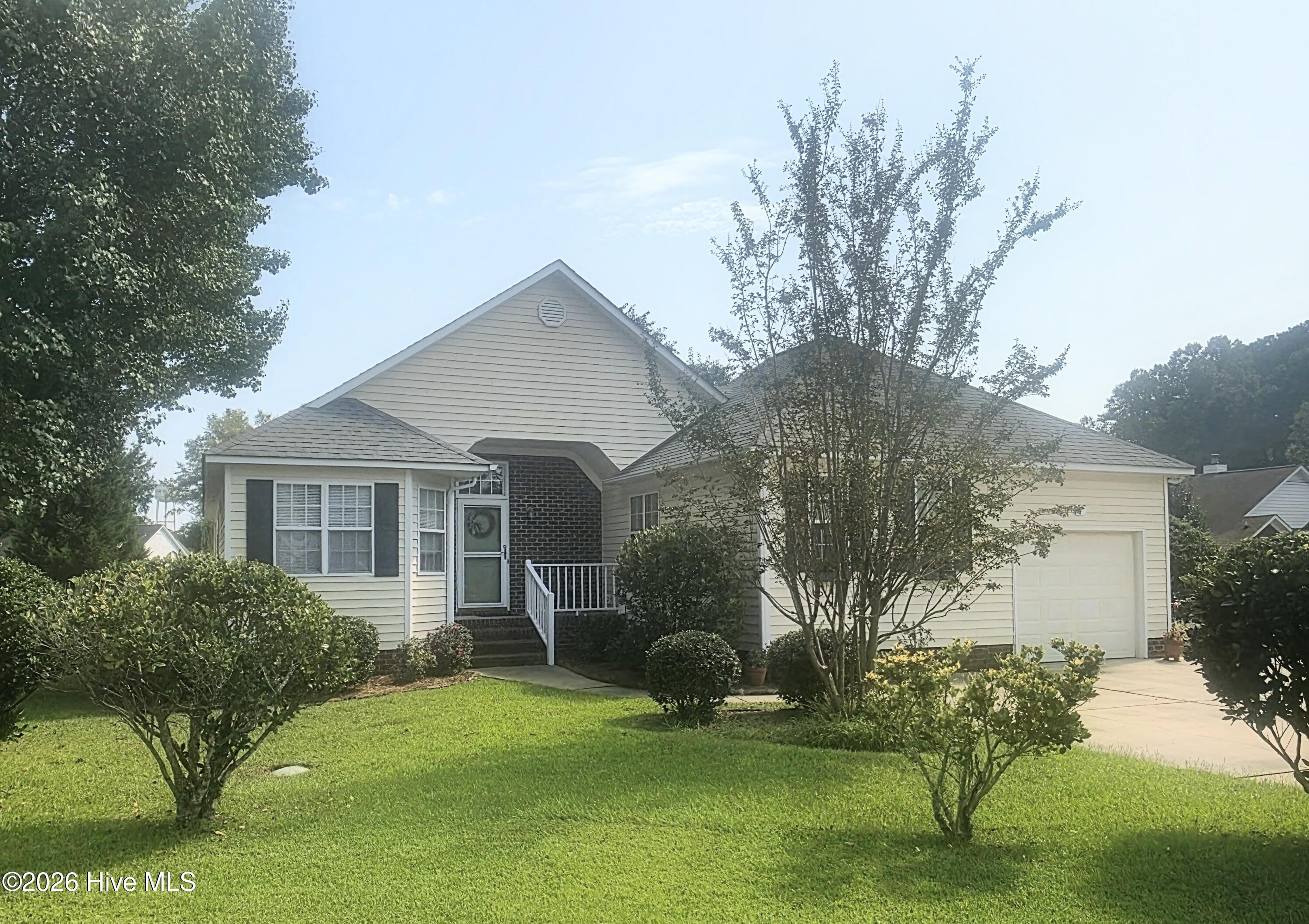 111 Canebrake Drive Property Photo 1