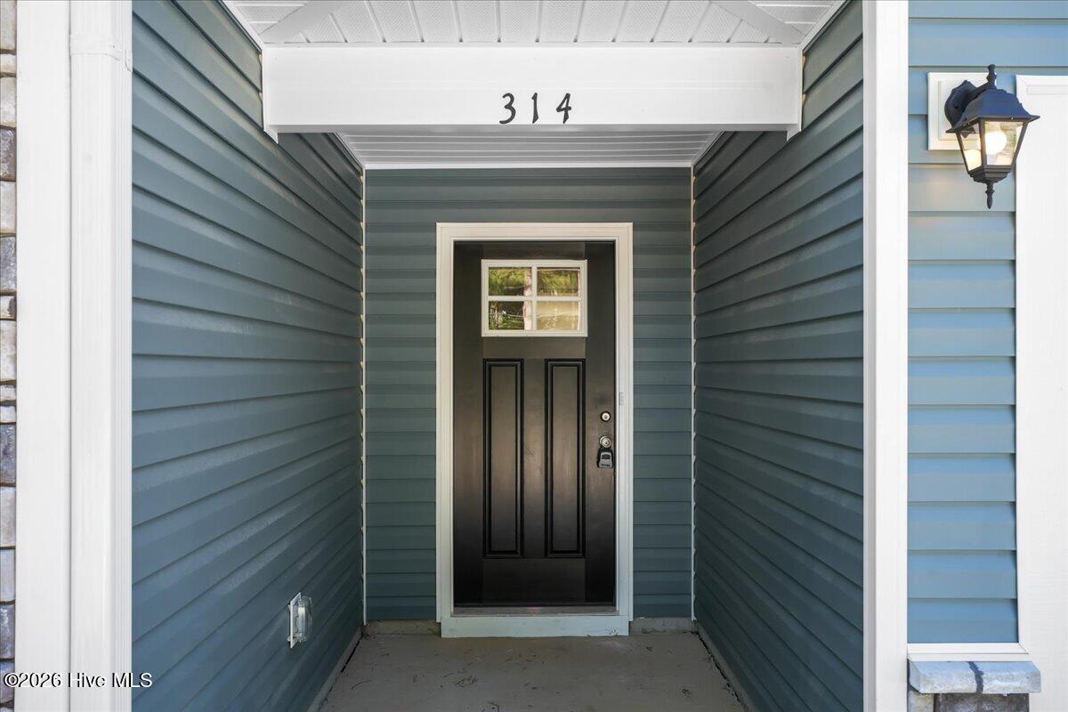 314 E Howard Street Property Photo 15