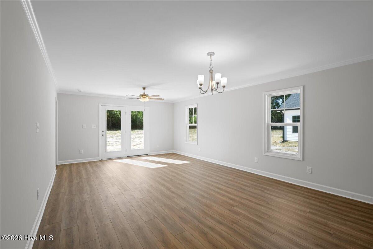 314 E Howard Street Property Photo 23
