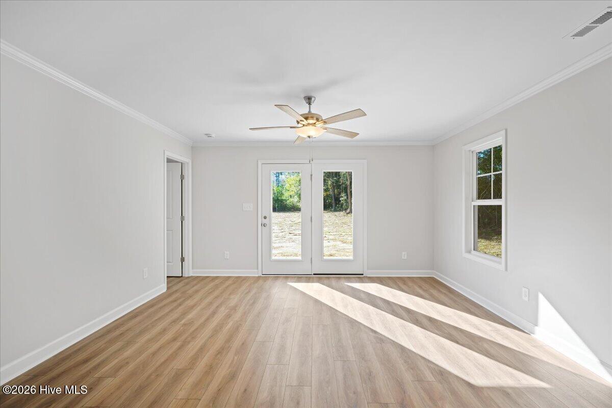 310 E Howard Street Property Photo 15