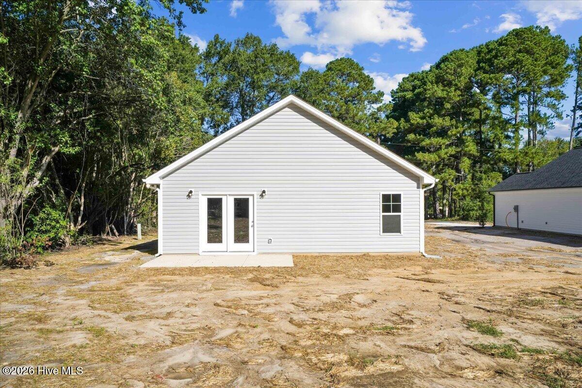 310 E Howard Street Property Photo 32