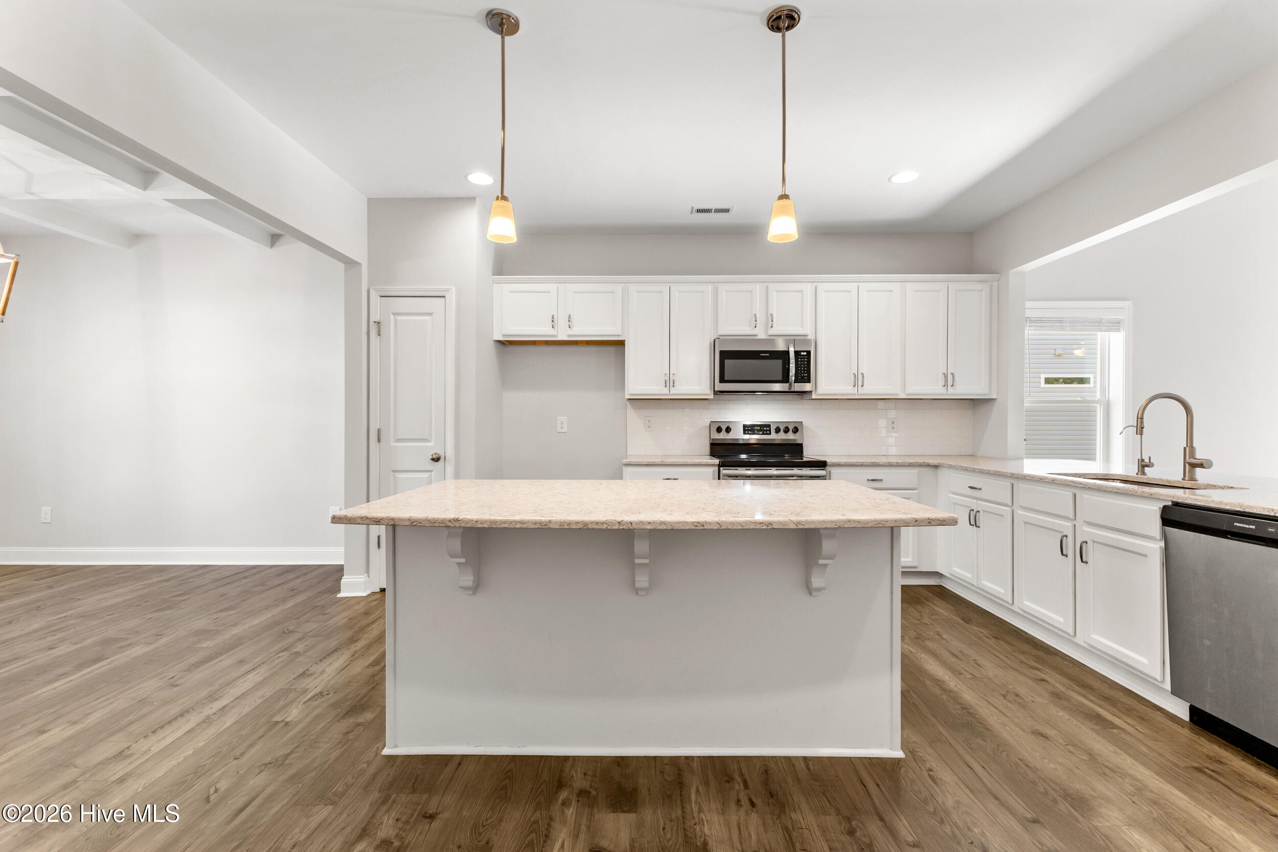 1028 Downrigger Trail Property Photo 3