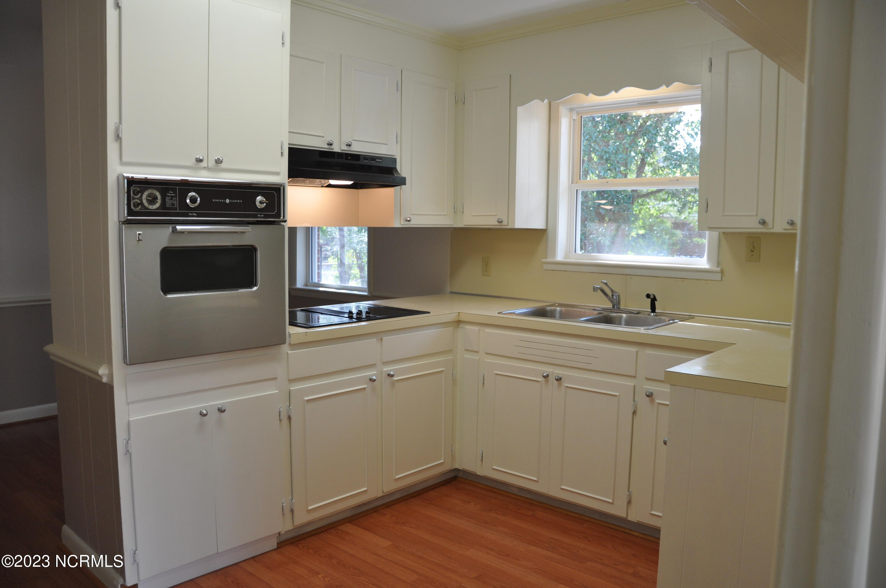 202 Wrenwood Circle Property Photo 4