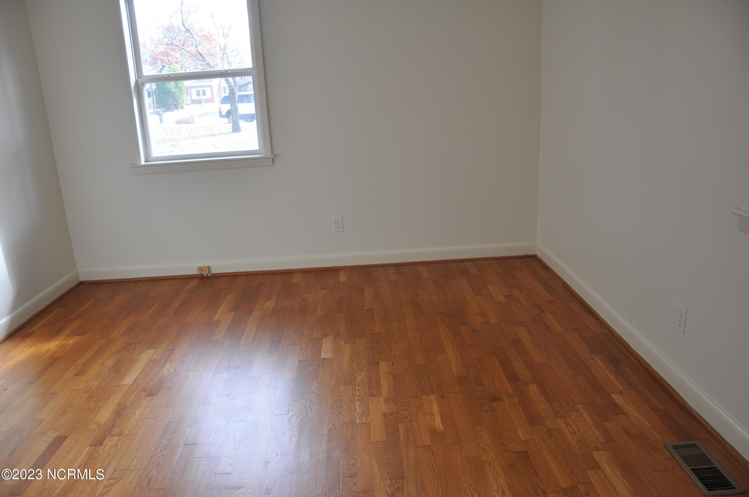 202 Wrenwood Circle Property Photo 12