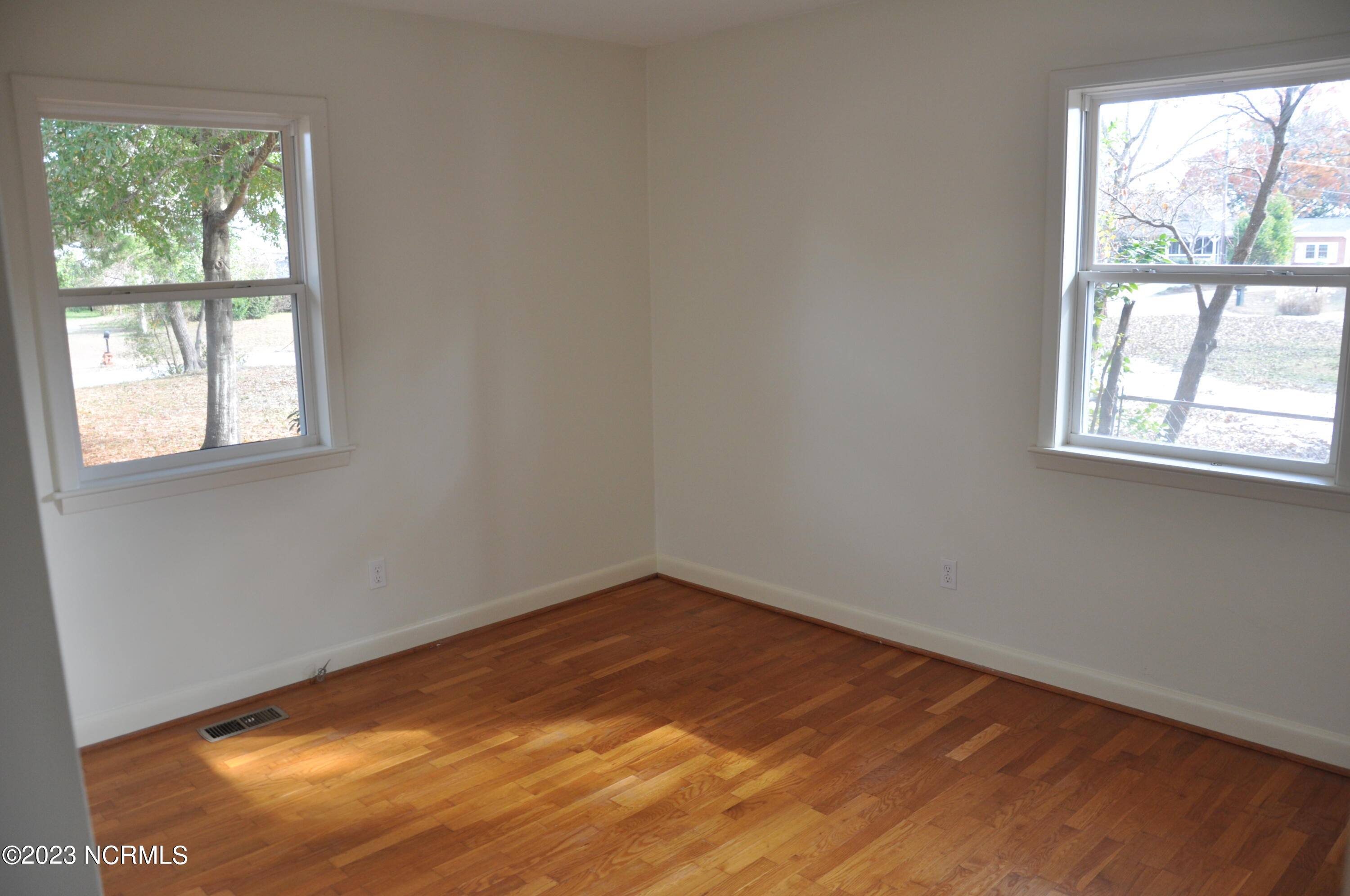 202 Wrenwood Circle Property Photo 14