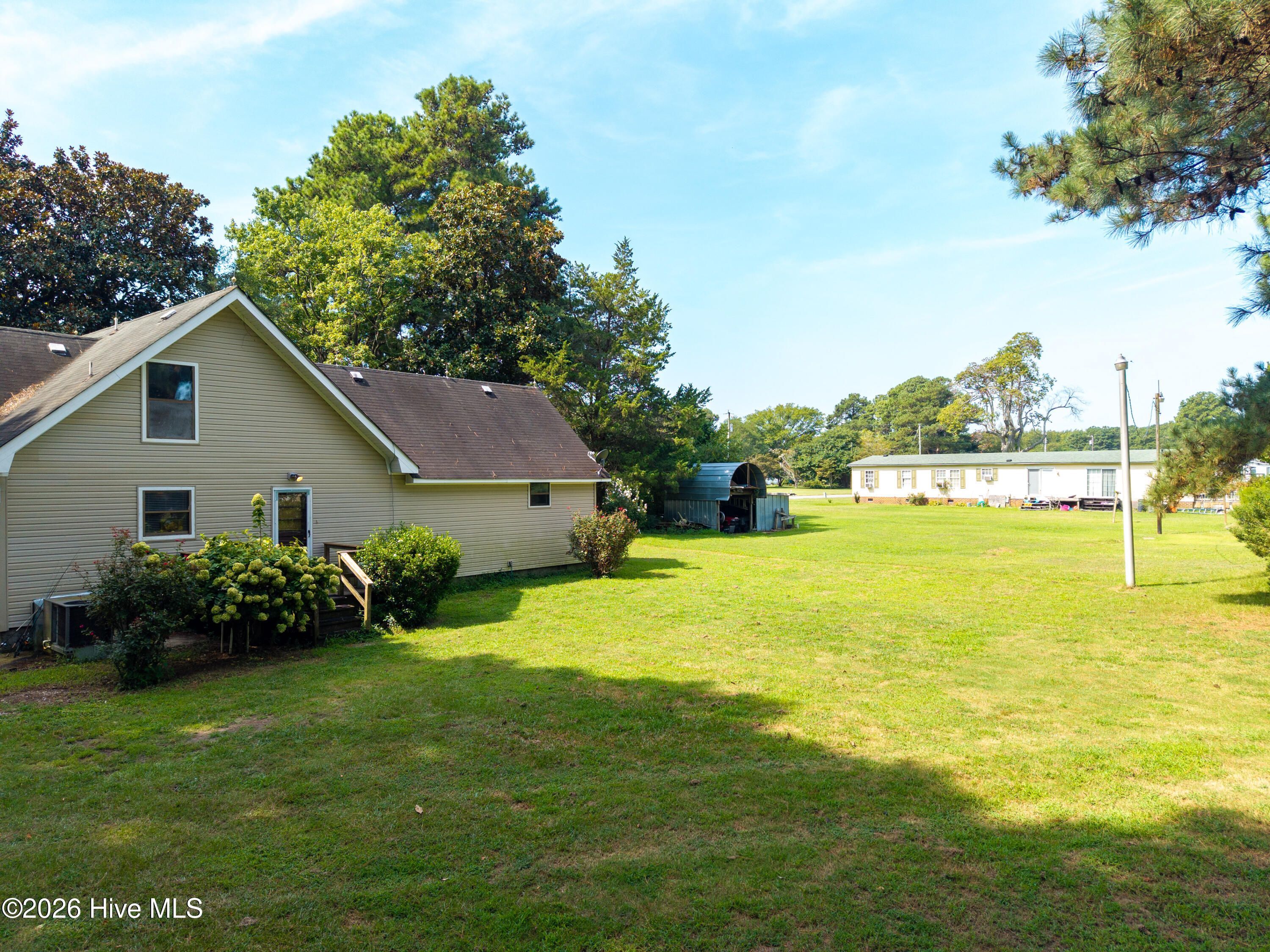 205 S End Road Property Photo 5