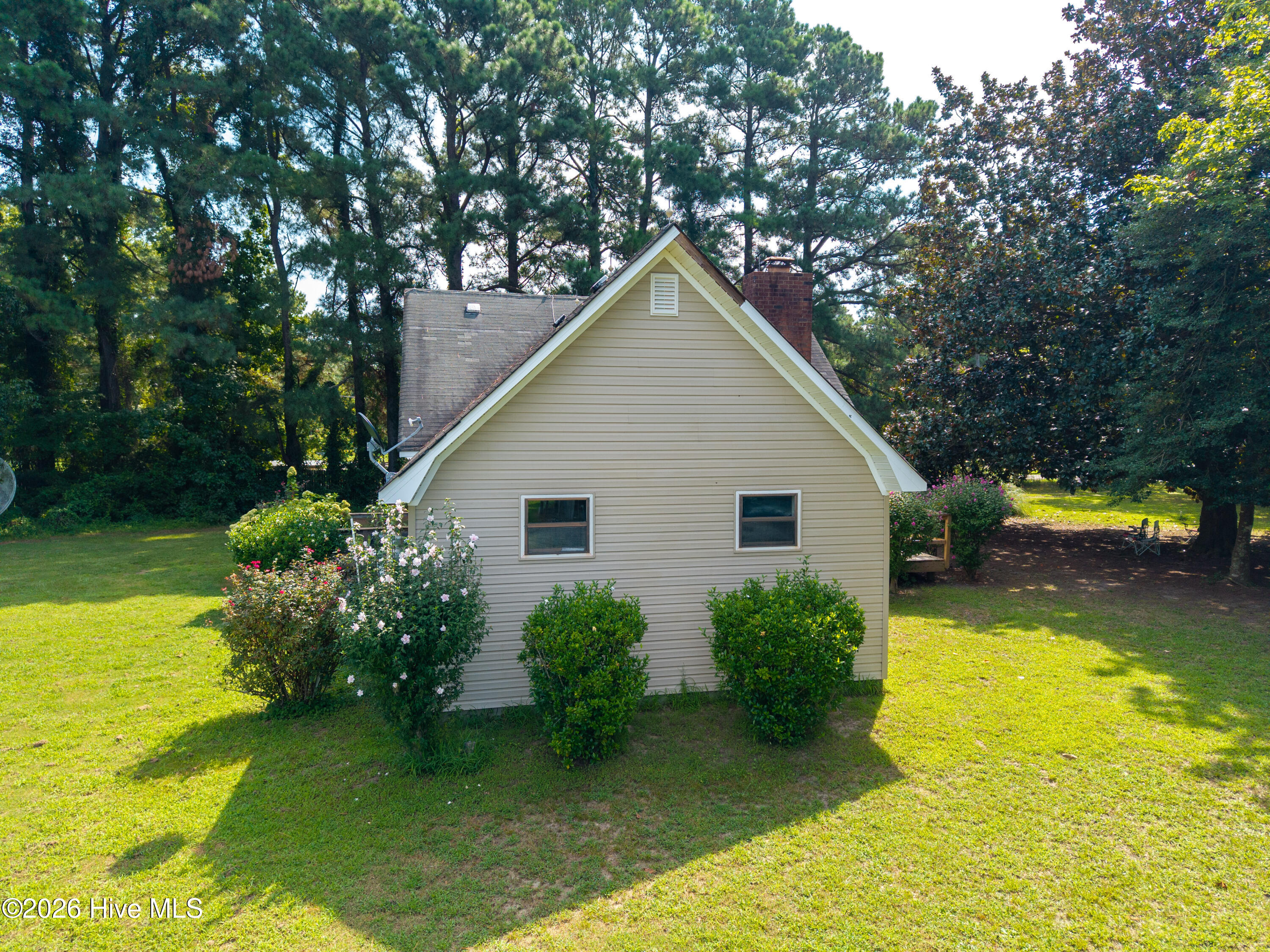 205 S End Road Property Photo 10