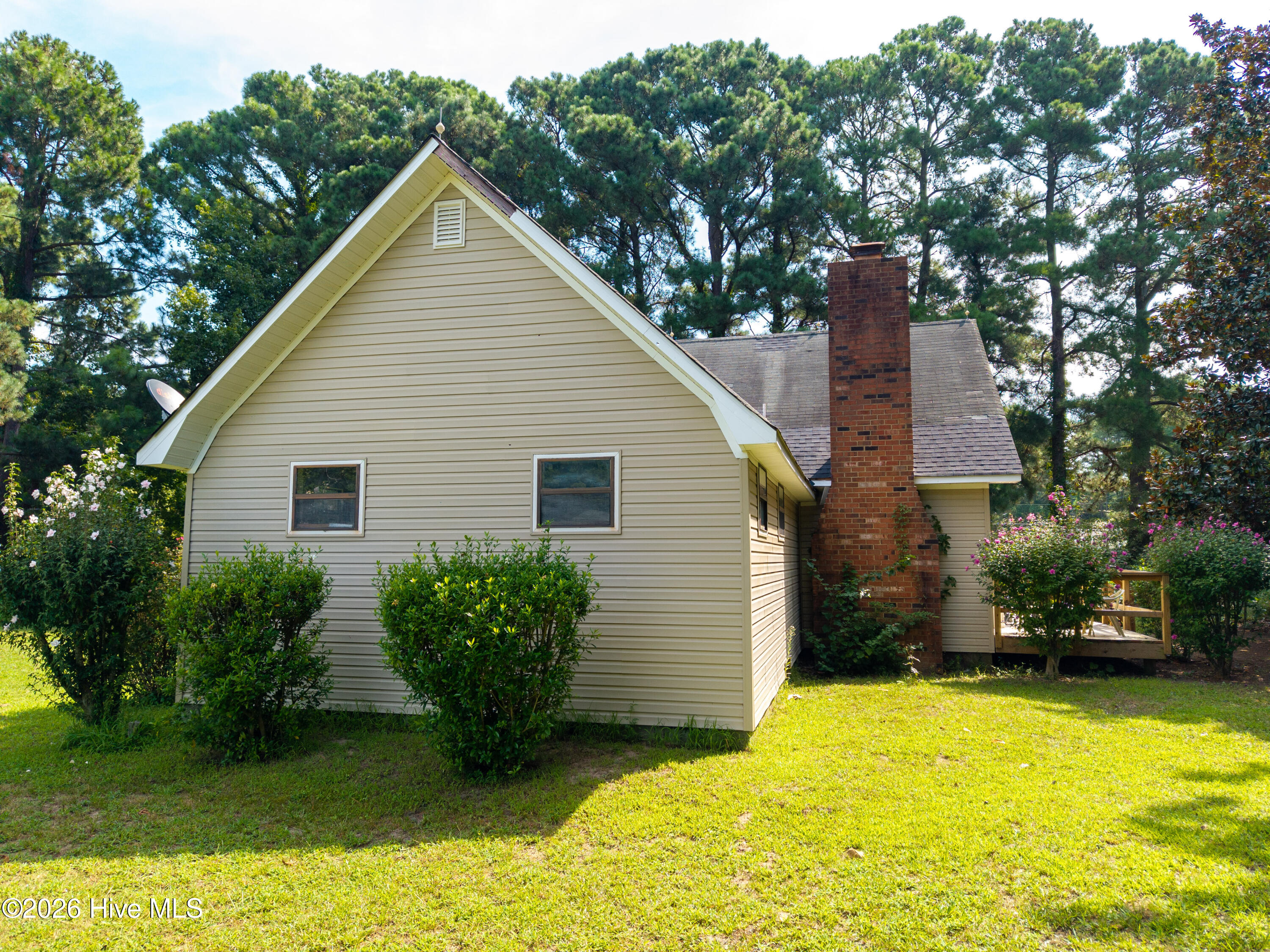 205 S End Road Property Photo 11