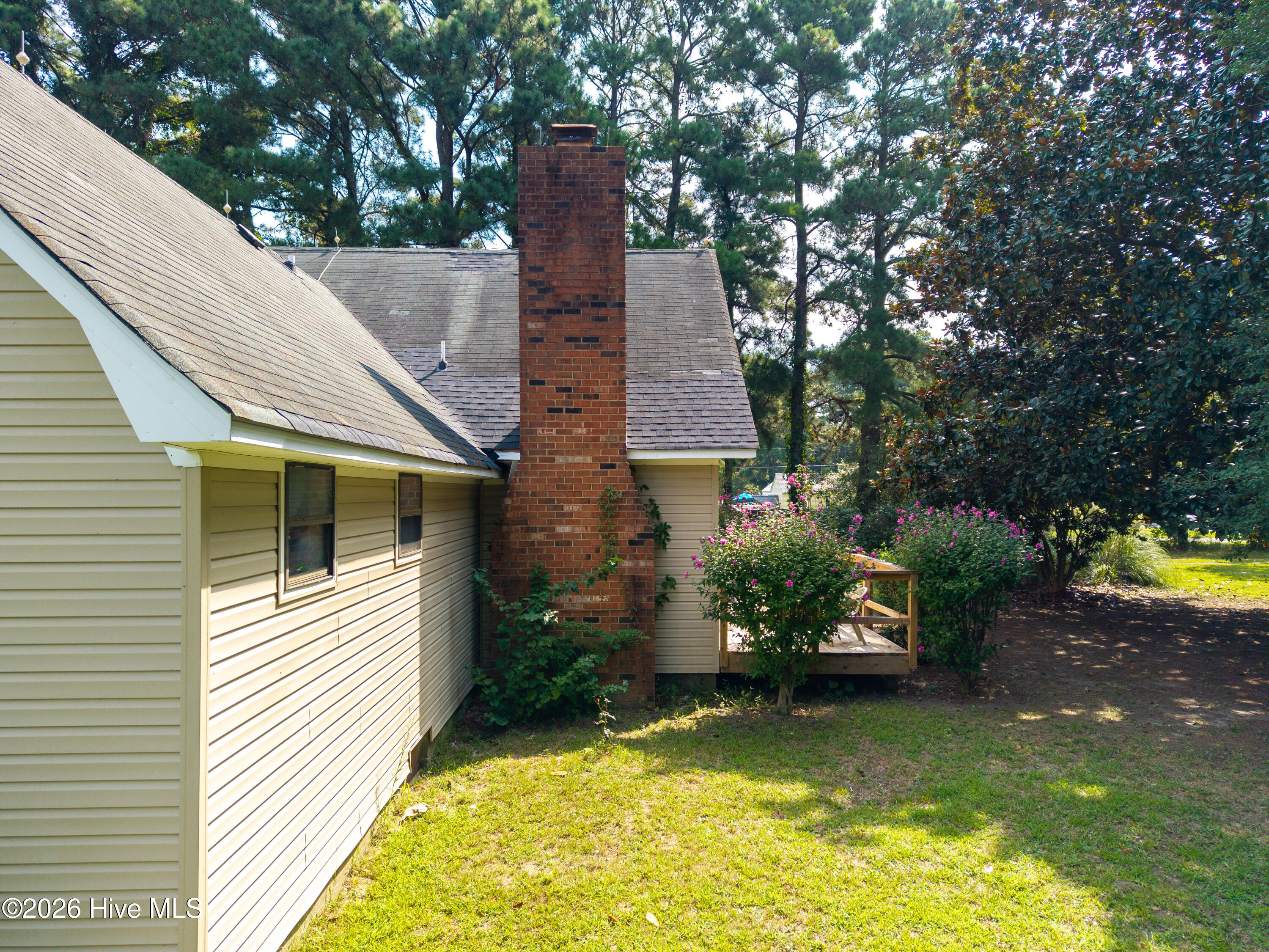 205 S End Road Property Photo 14
