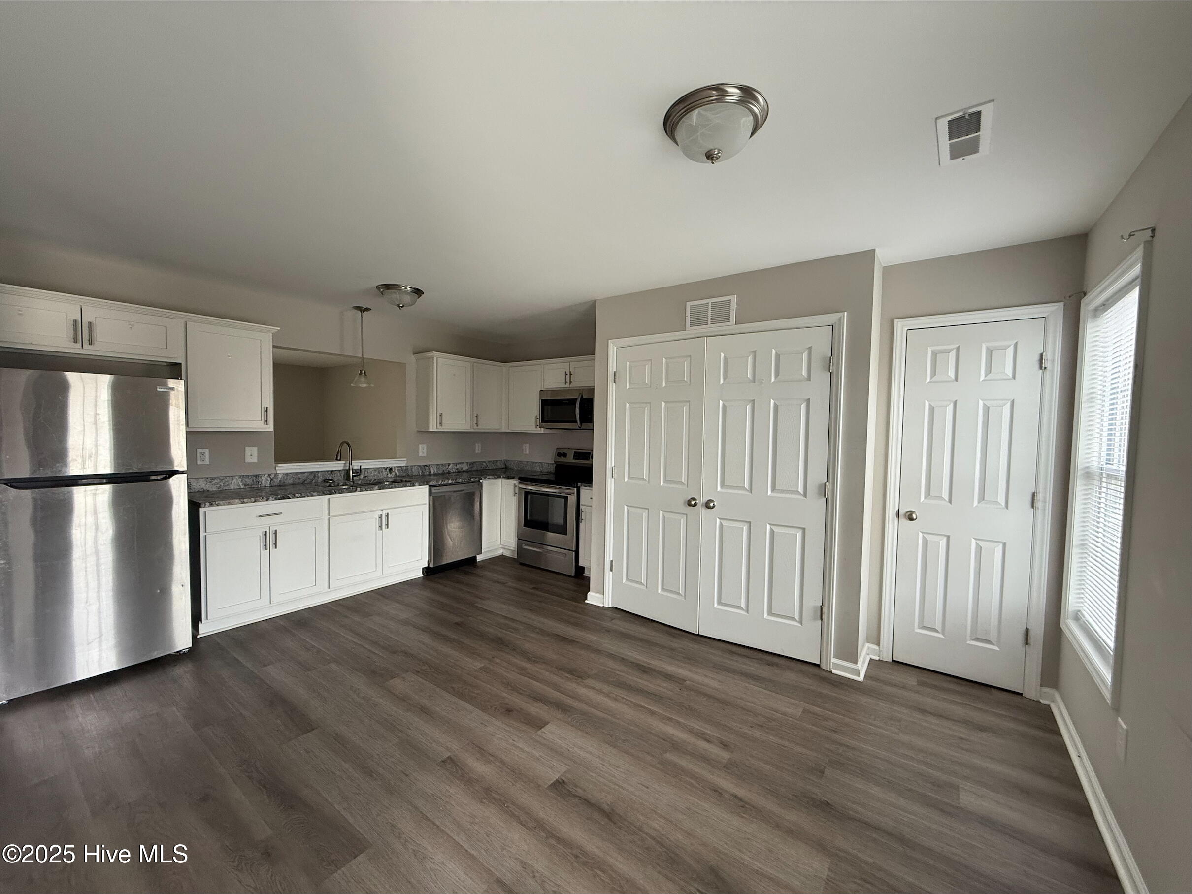 3953 Sedona Drive B Property Photo 3