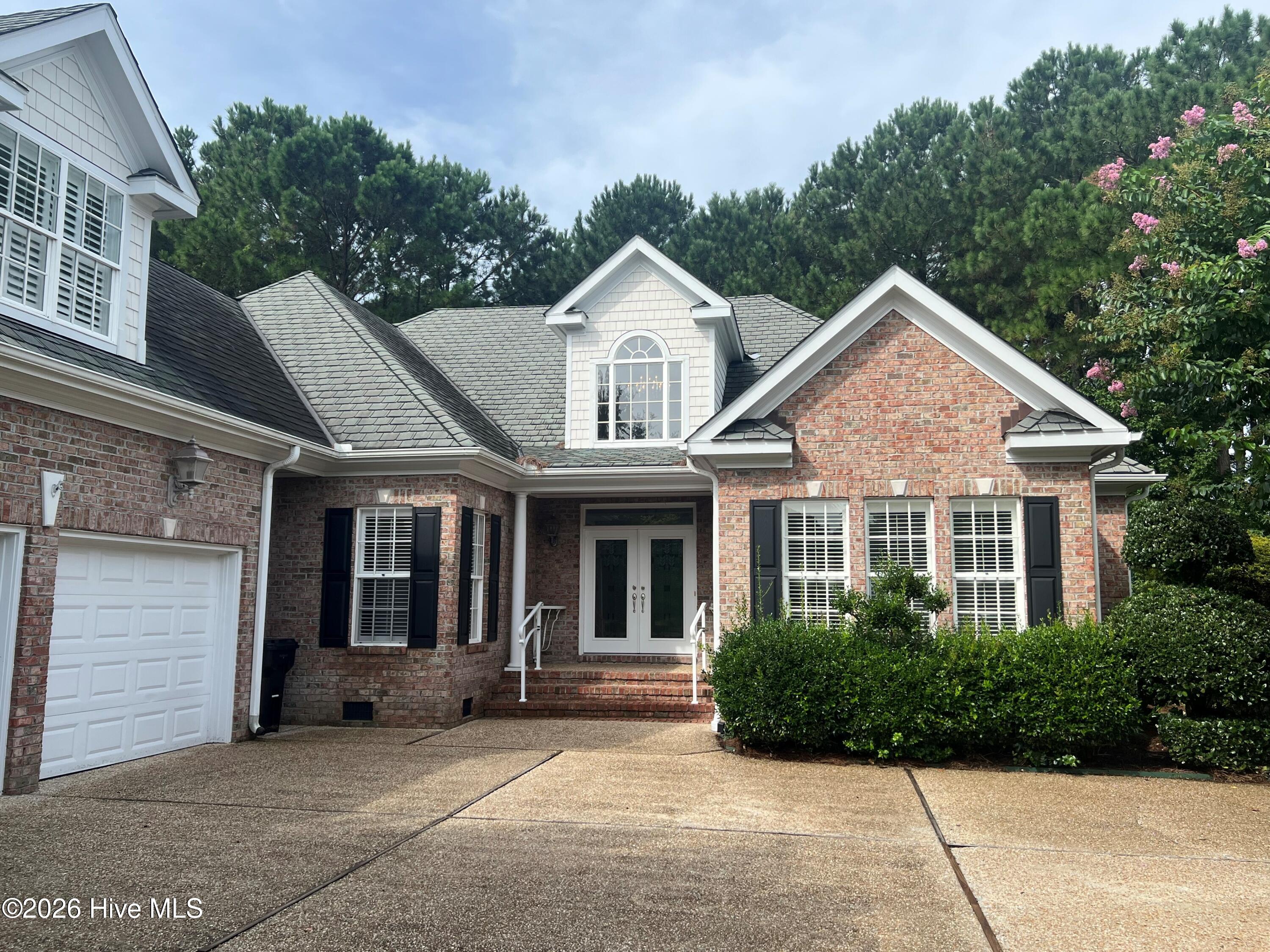 2104 Bay Colony Lane Property Photo 1