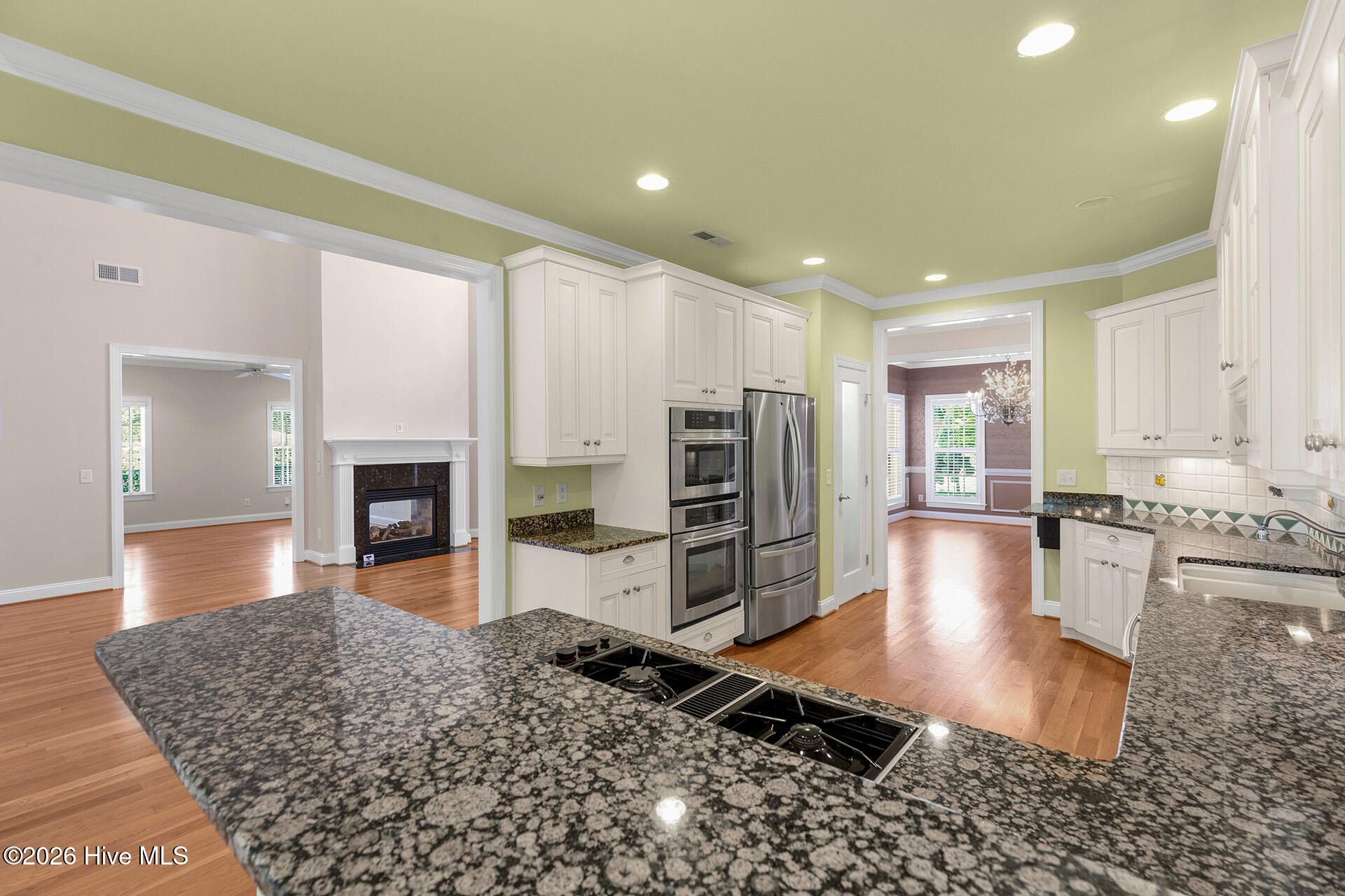 2104 Bay Colony Lane Property Photo 18