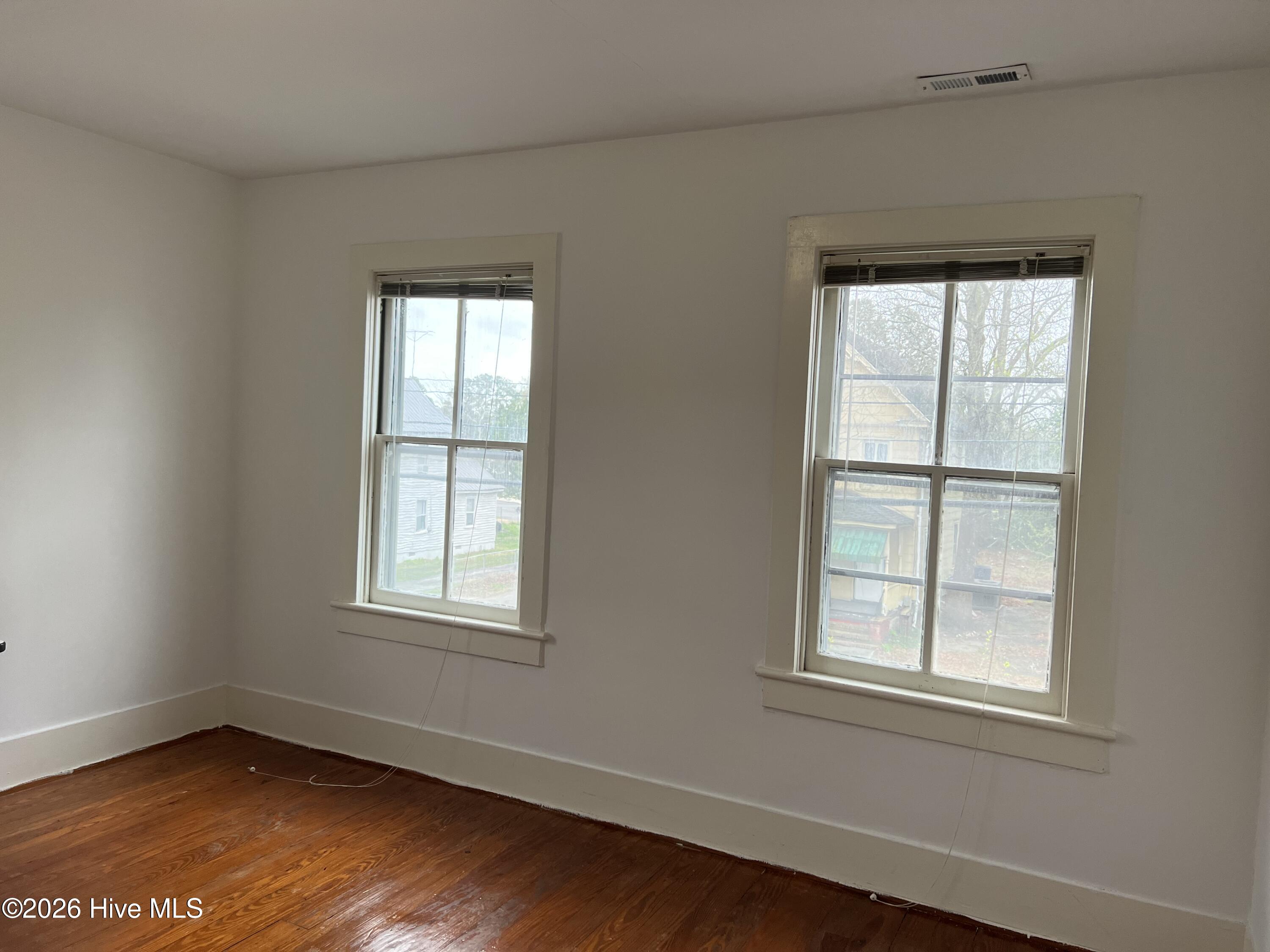 717 N Road Street Property Photo 2