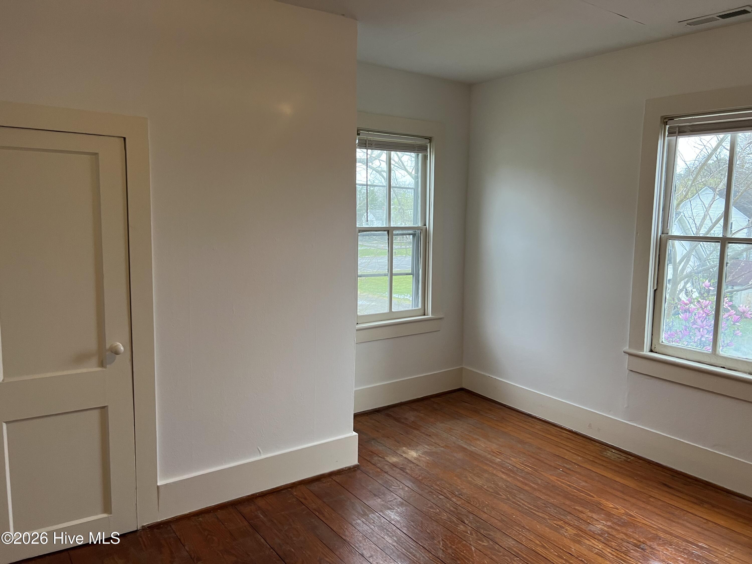 717 N Road Street Property Photo 4
