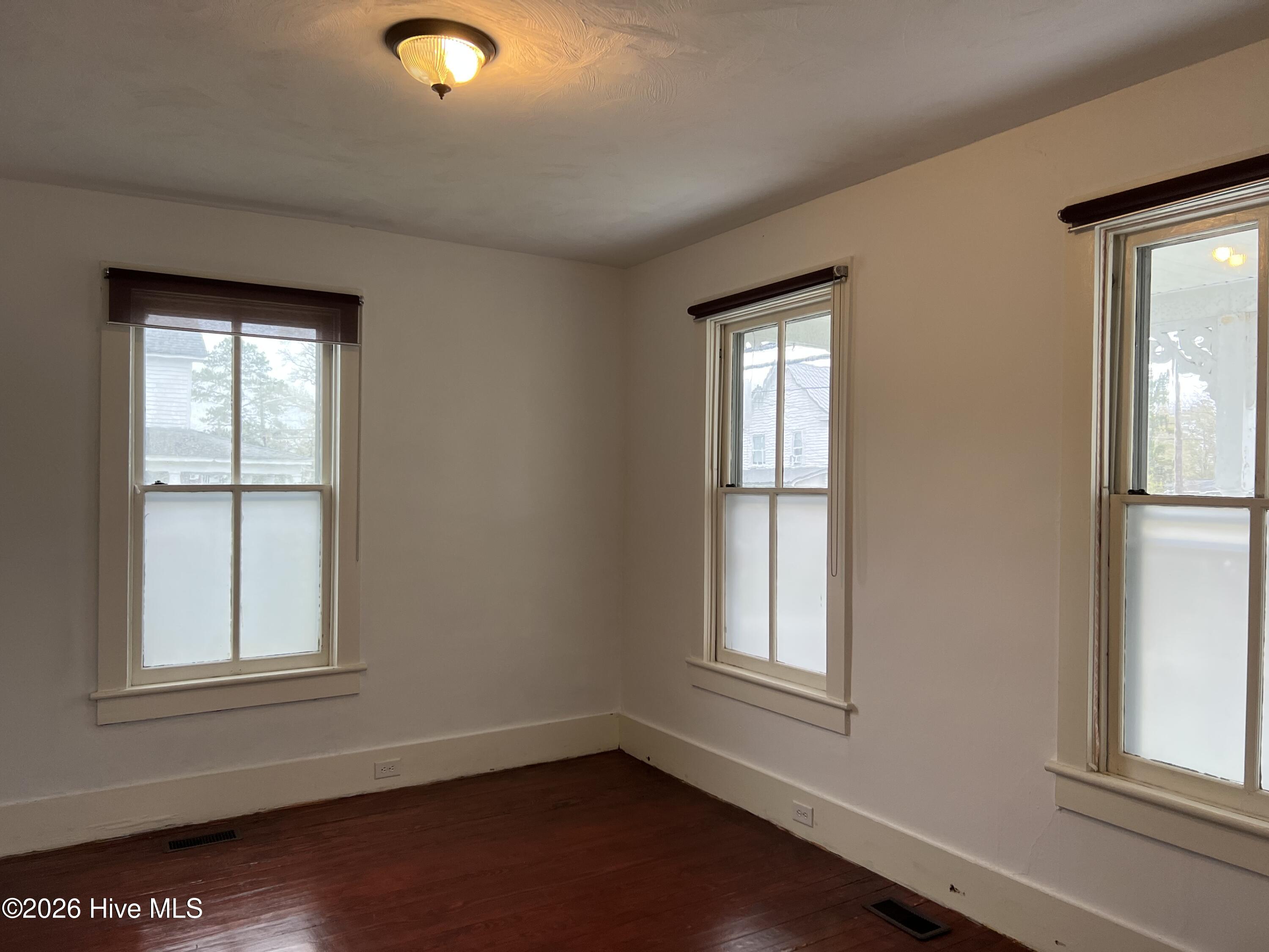 717 N Road Street Property Photo 6