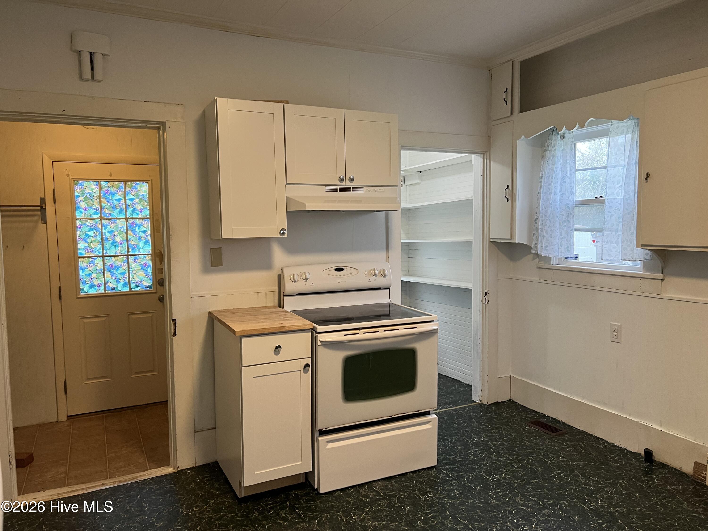 717 N Road Street Property Photo 7