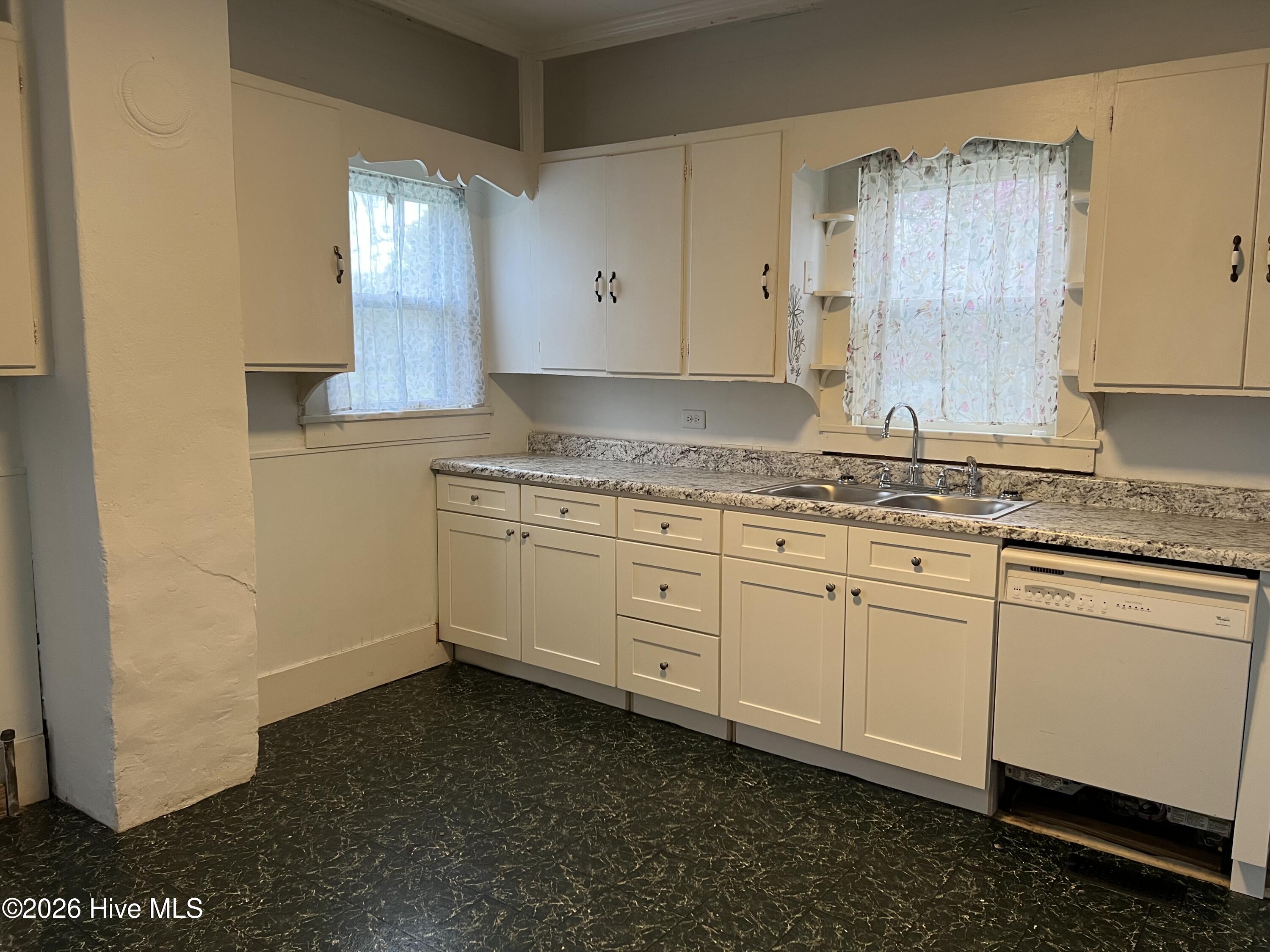 717 N Road Street Property Photo 8