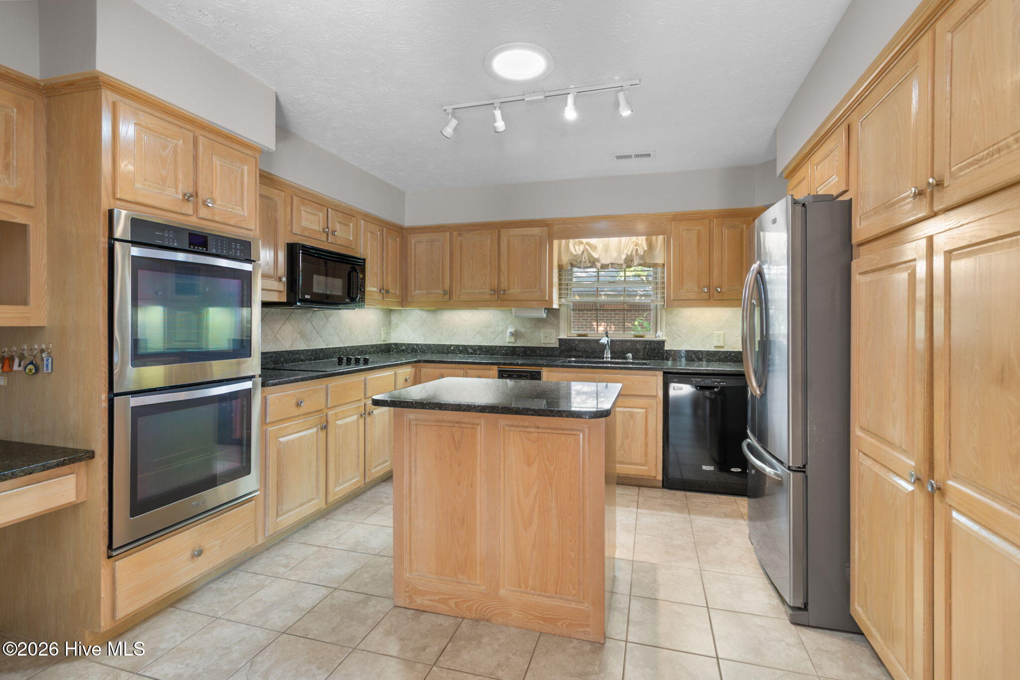 20 Gull Lane Property Photo 12