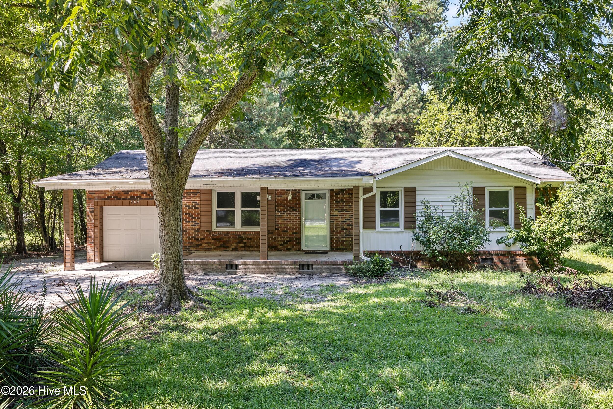 505 E Coston Road Property Photo 1
