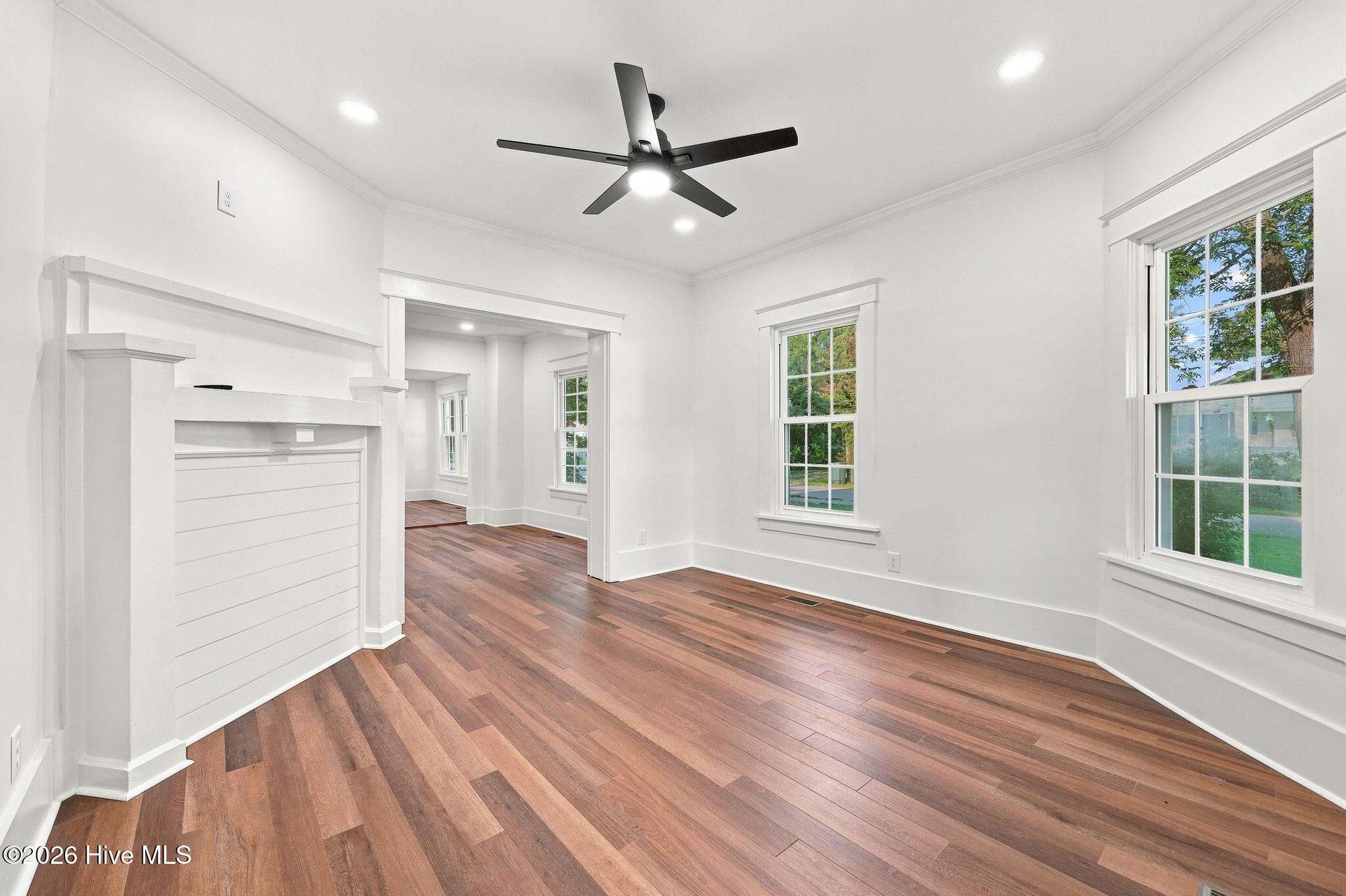 296 Fourth Street Property Photo 8