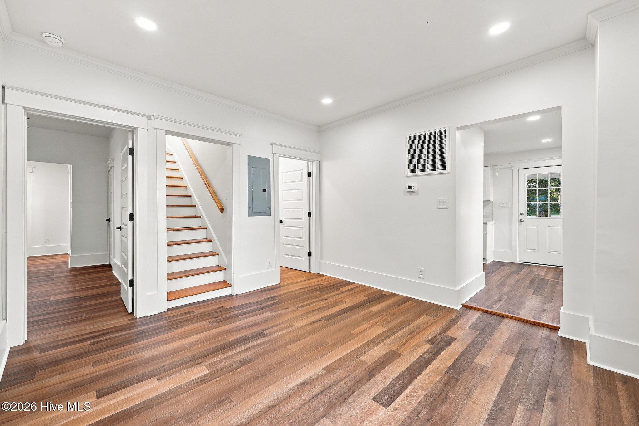 296 Fourth Street Property Photo 12