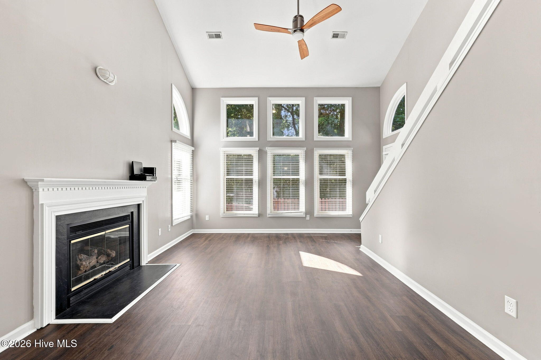 401 Cedarwood Village Property Photo 6