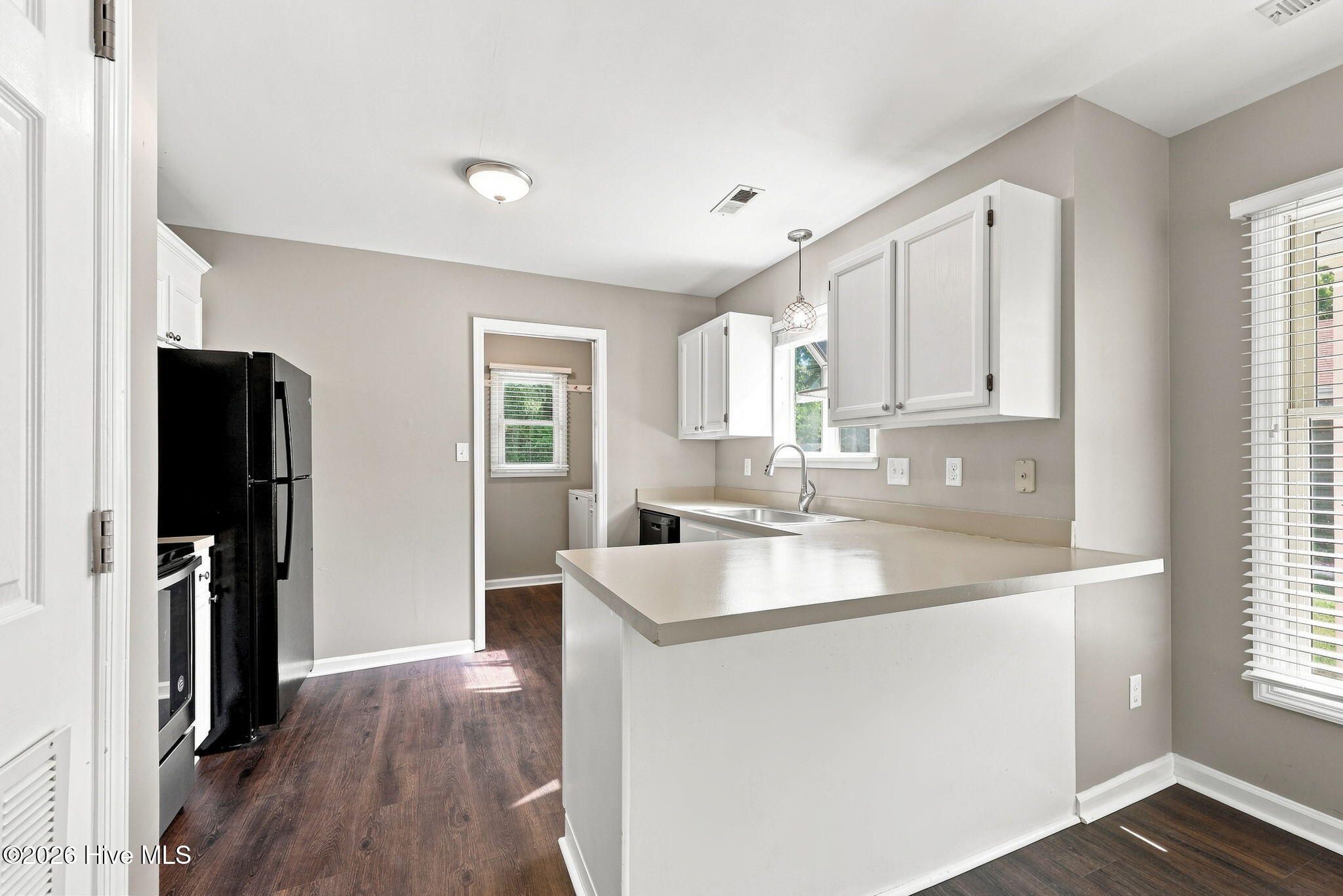 401 Cedarwood Village Property Photo 8