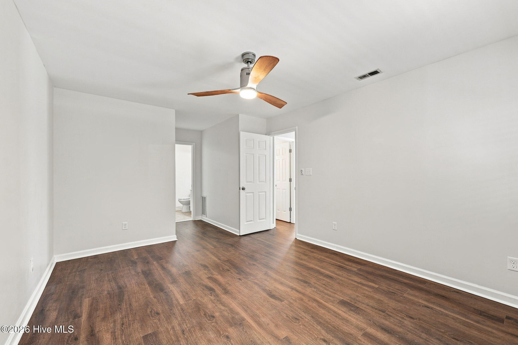 401 Cedarwood Village Property Photo 14