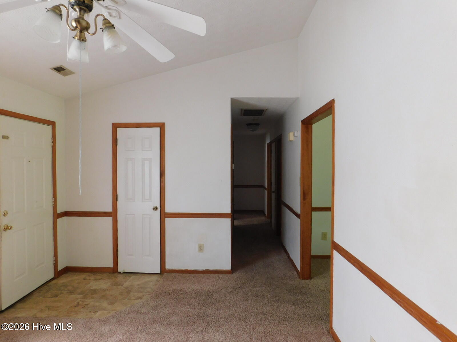 512 Cougar Place Property Photo 2