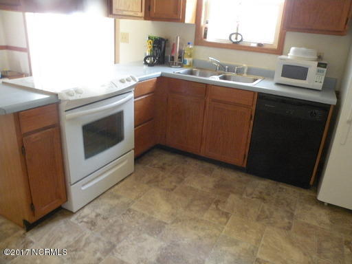 512 Cougar Place Property Photo 3