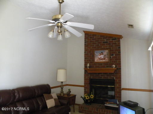 512 Cougar Place Property Photo 4