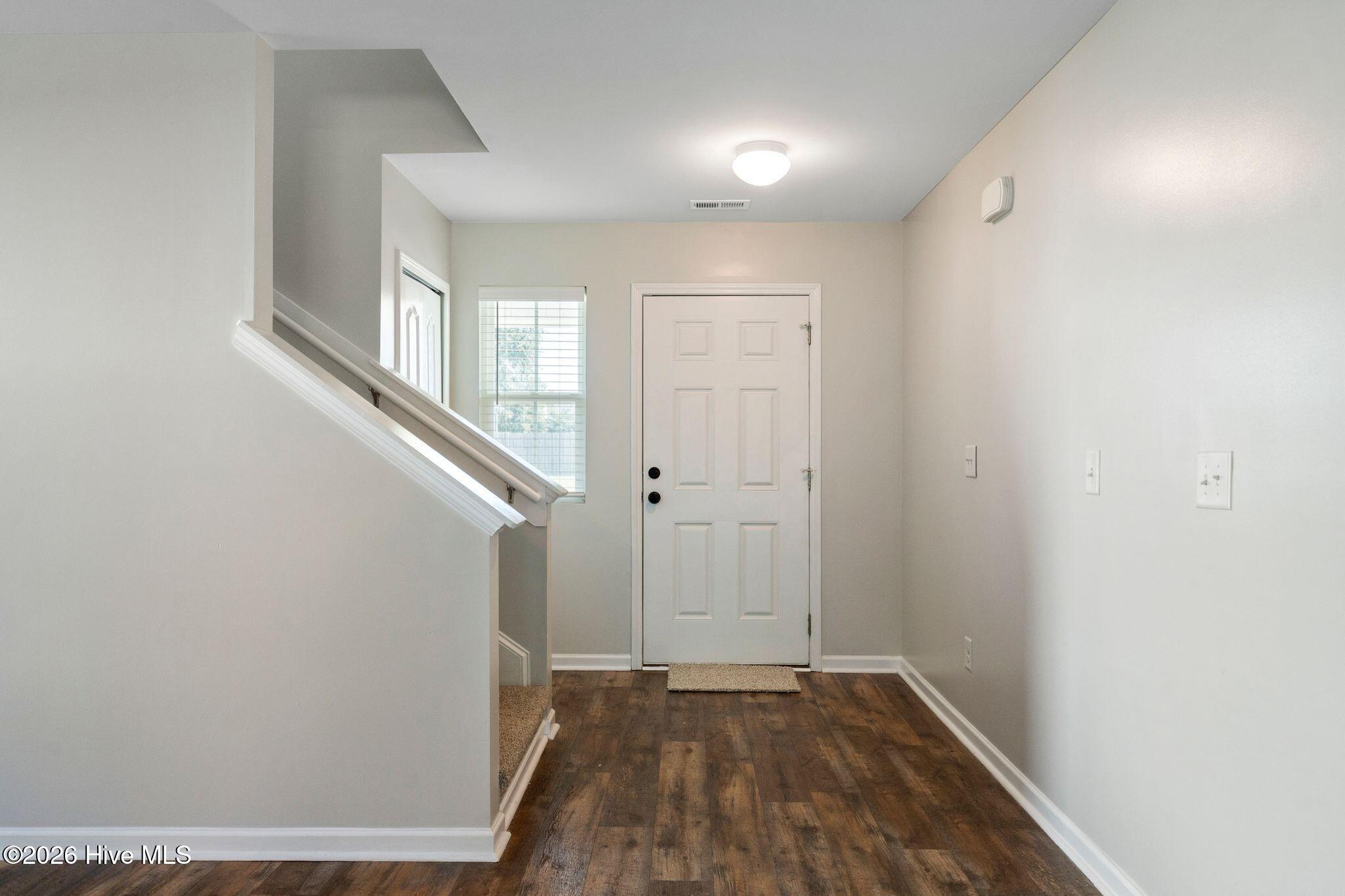 1102 Farmhouse Lane Property Photo 2