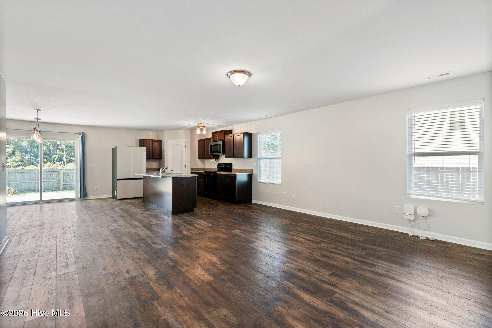 1102 Farmhouse Lane Property Photo 6