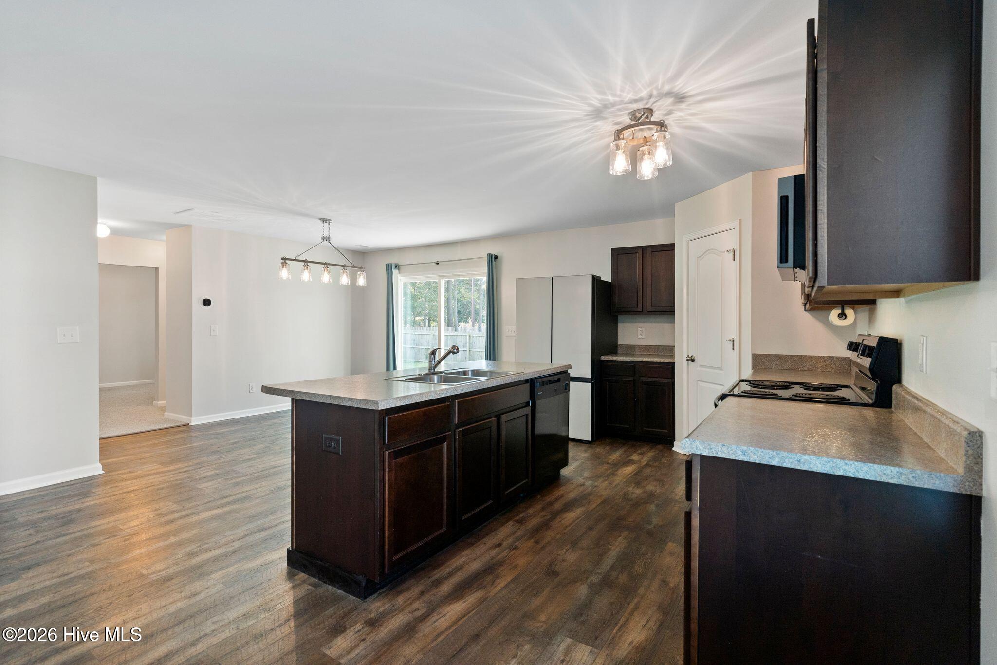 1102 Farmhouse Lane Property Photo 12
