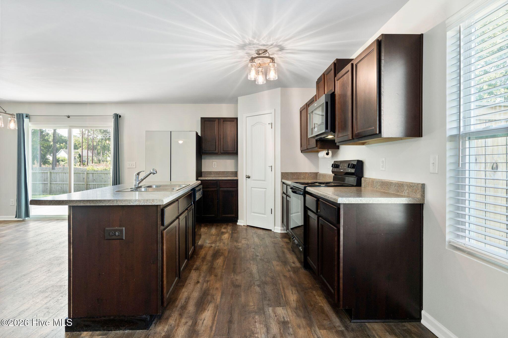1102 Farmhouse Lane Property Photo 13