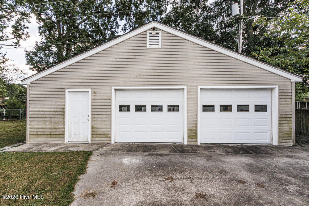 1413 Rock Creek Drive Property Photo 3