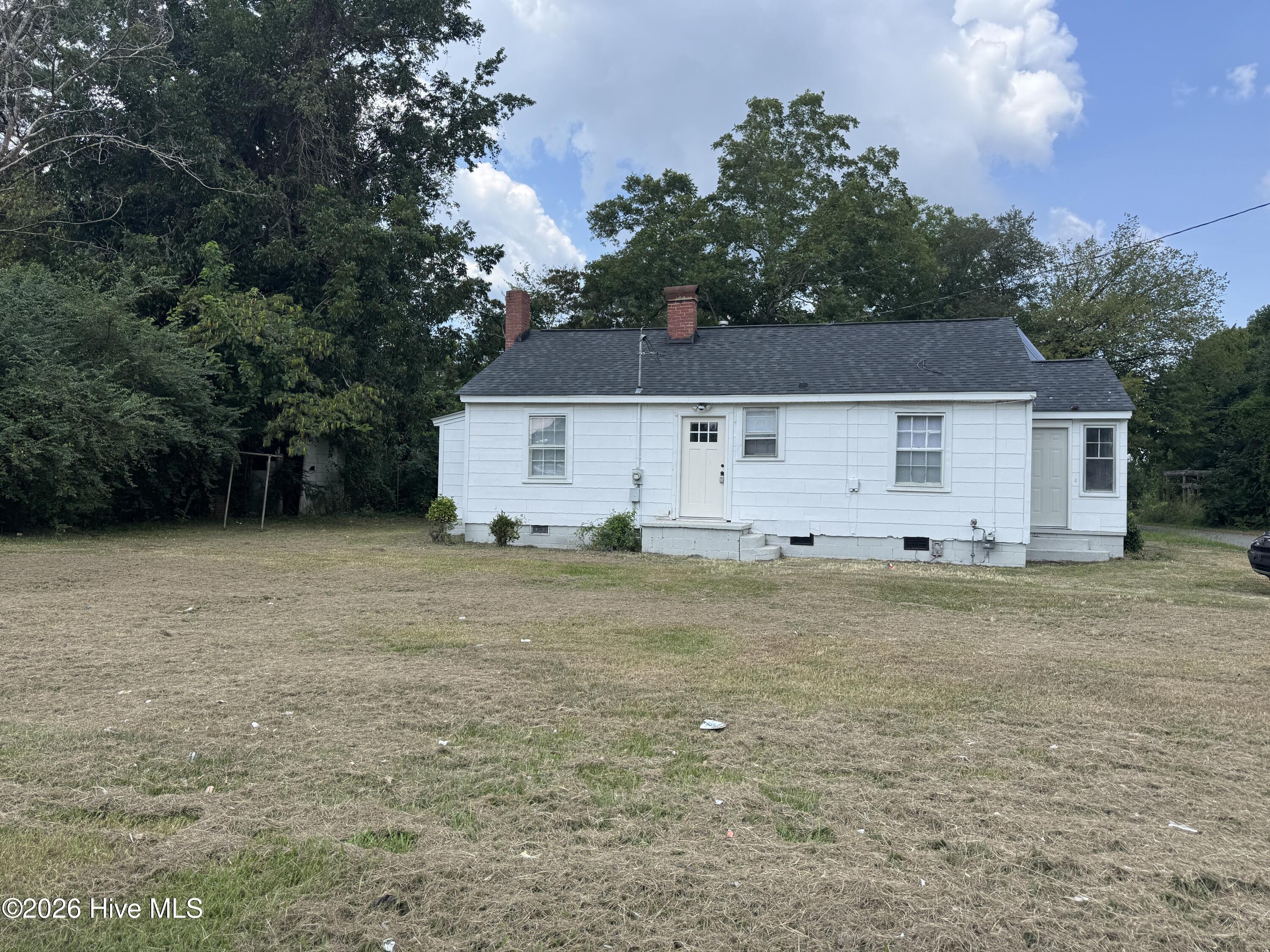 709 E Vernon Avenue Property Photo 3