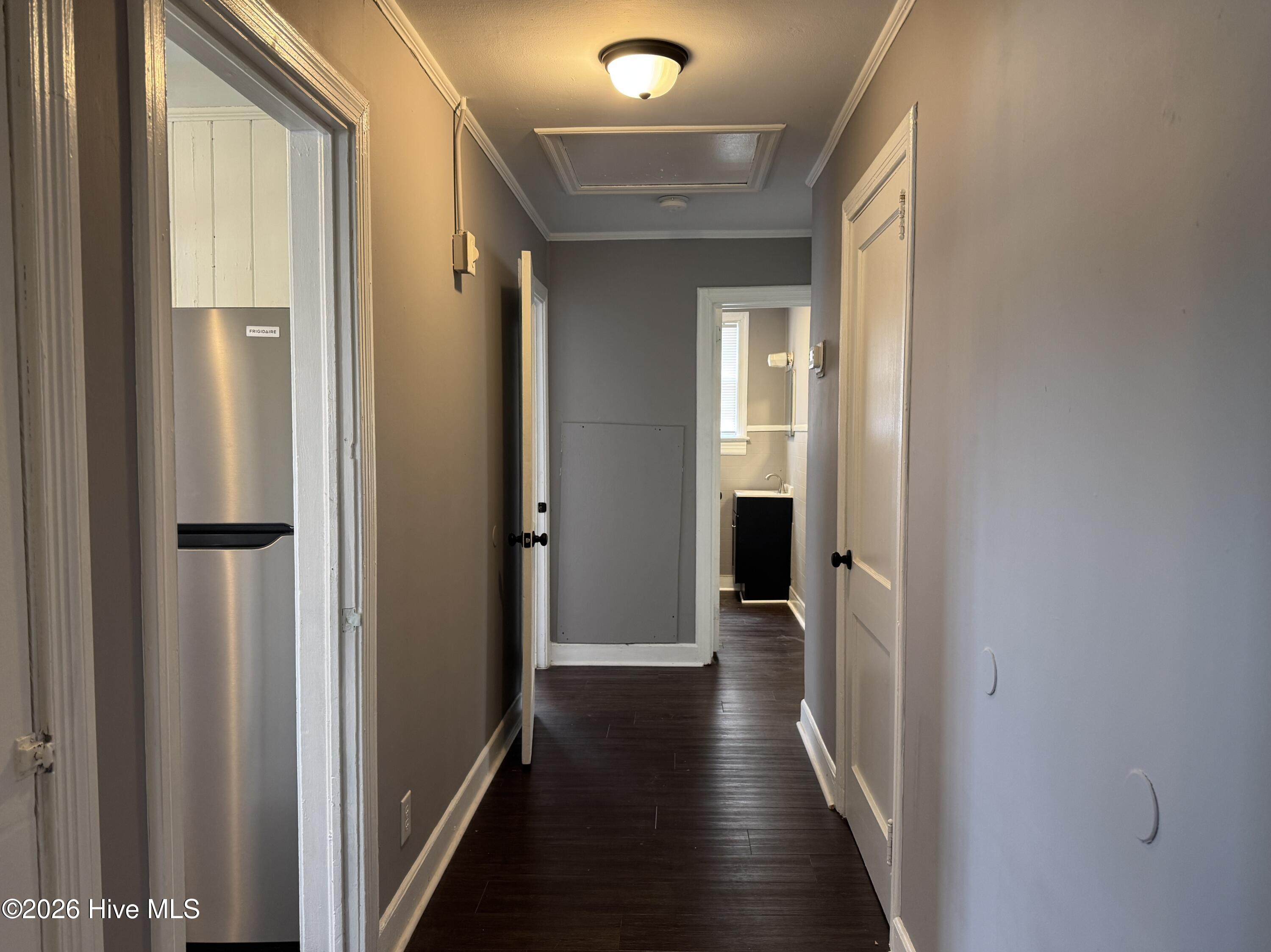 709 E Vernon Avenue Property Photo 12