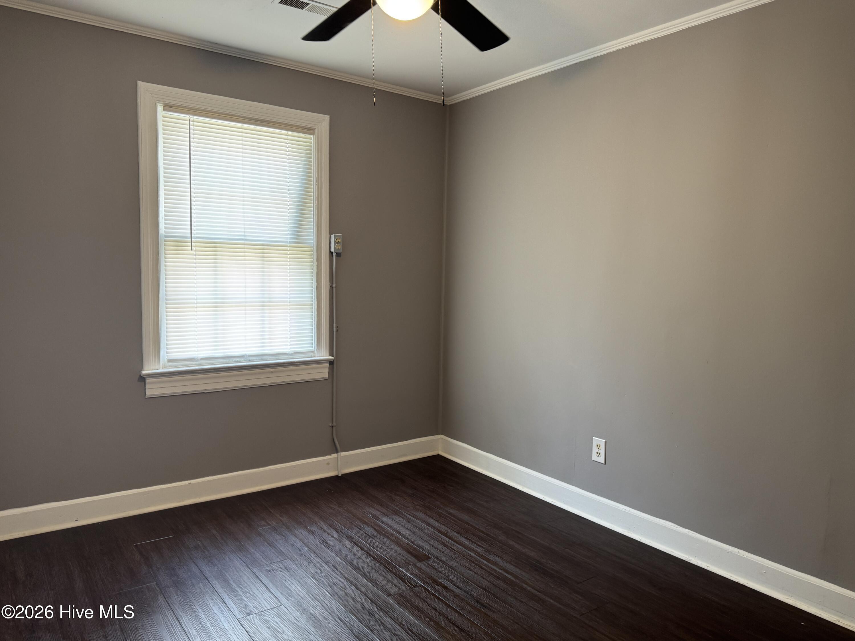 709 E Vernon Avenue Property Photo 13
