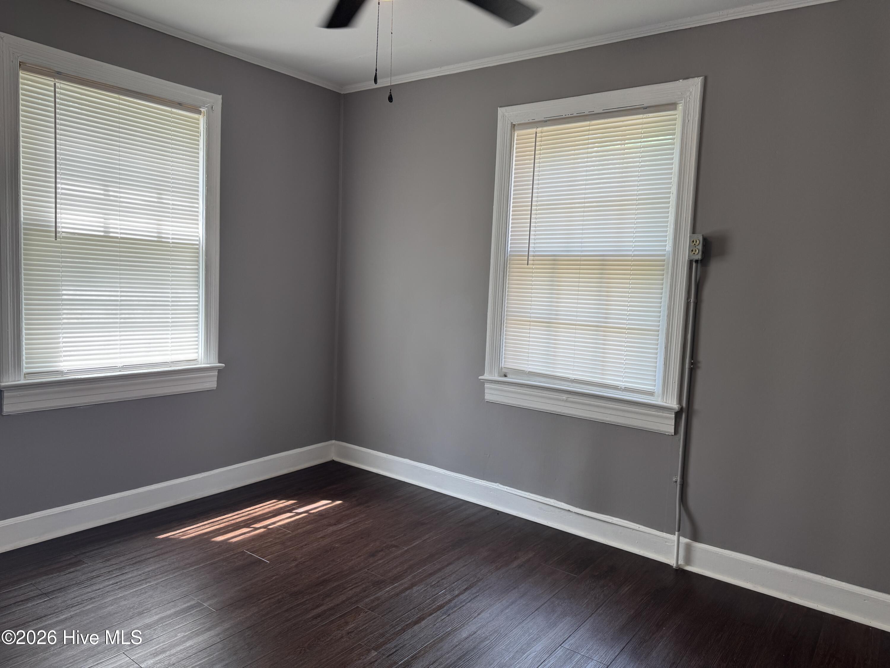 709 E Vernon Avenue Property Photo 15