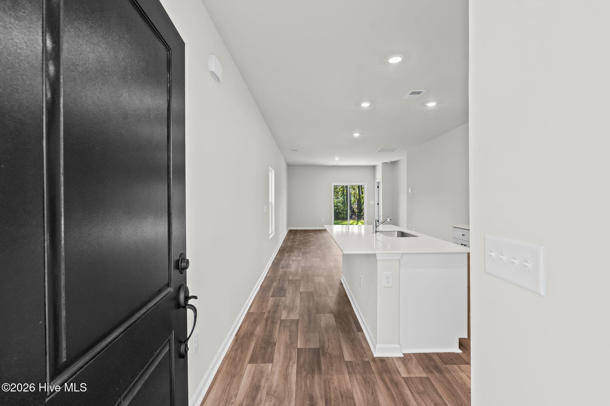 1033 Harbor Drive Property Photo 2